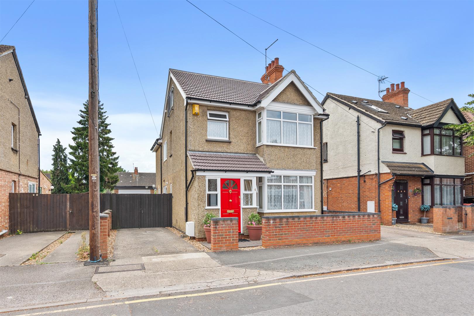 6, Leon Avenue, Milton Keynes photo 2