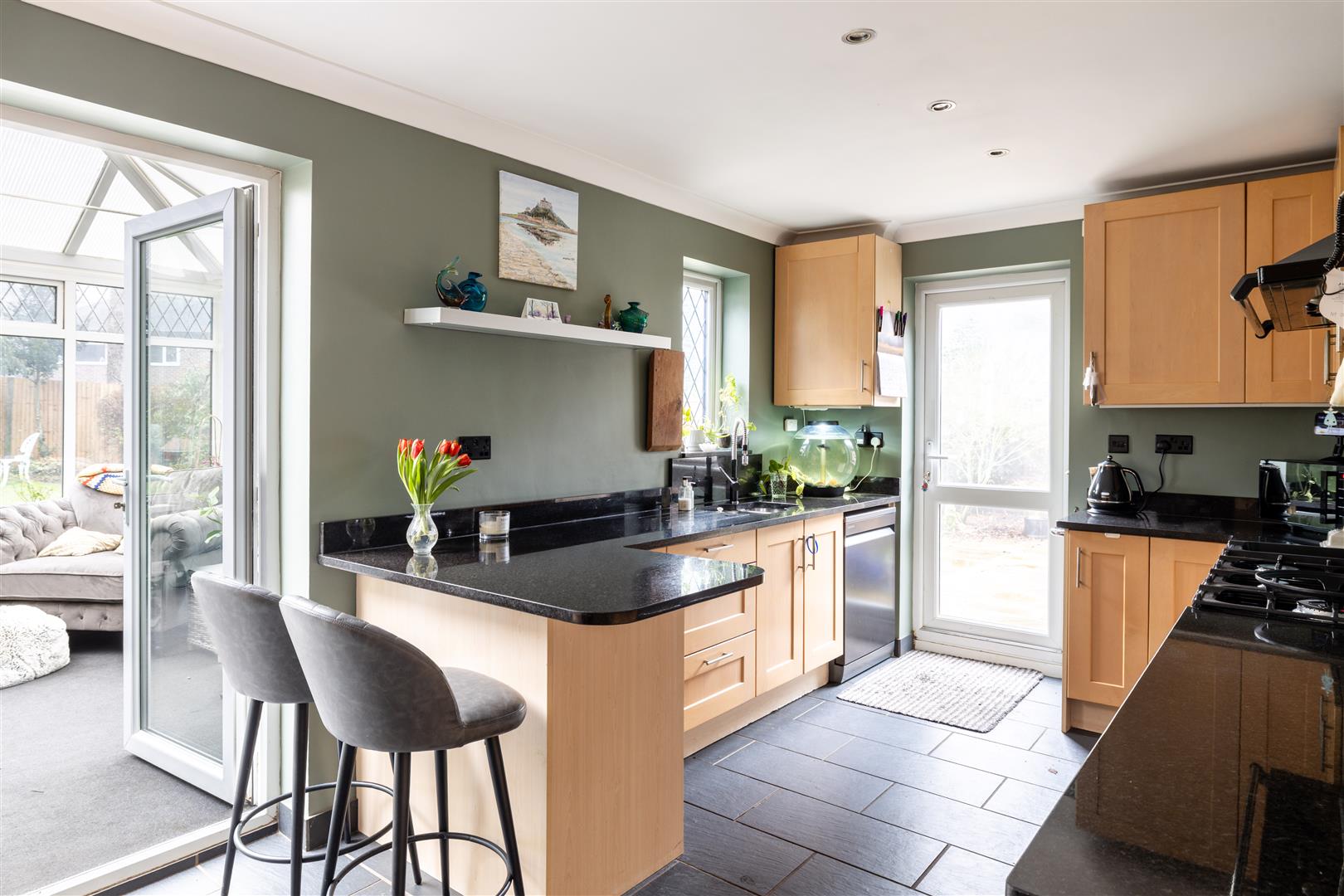 Best Coastal Towns to Buy Property in the UK