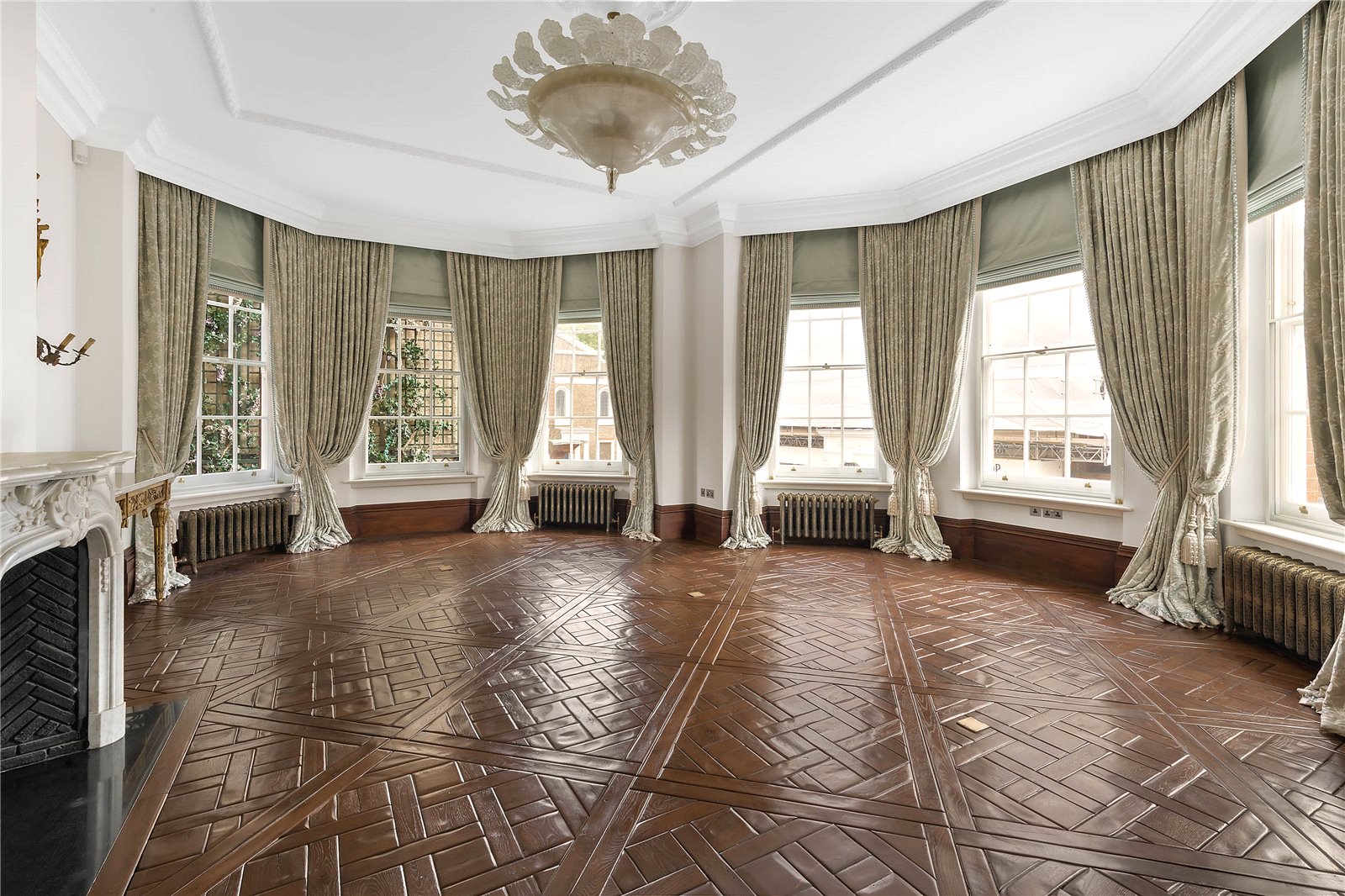 7 bedroom end terrace house for sale 0