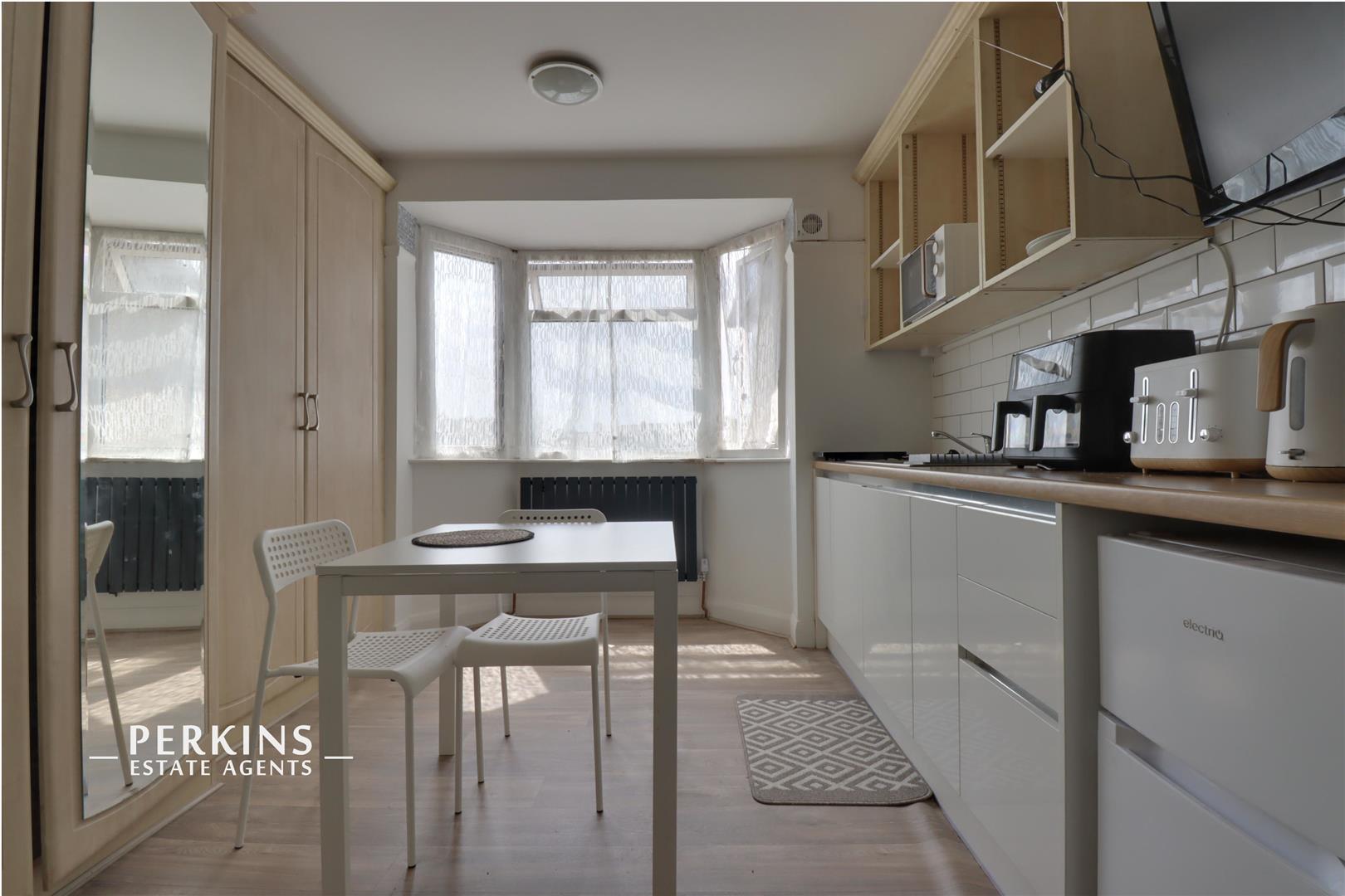 Room, 157, Ferrymead Avenue, Greenford photo 5