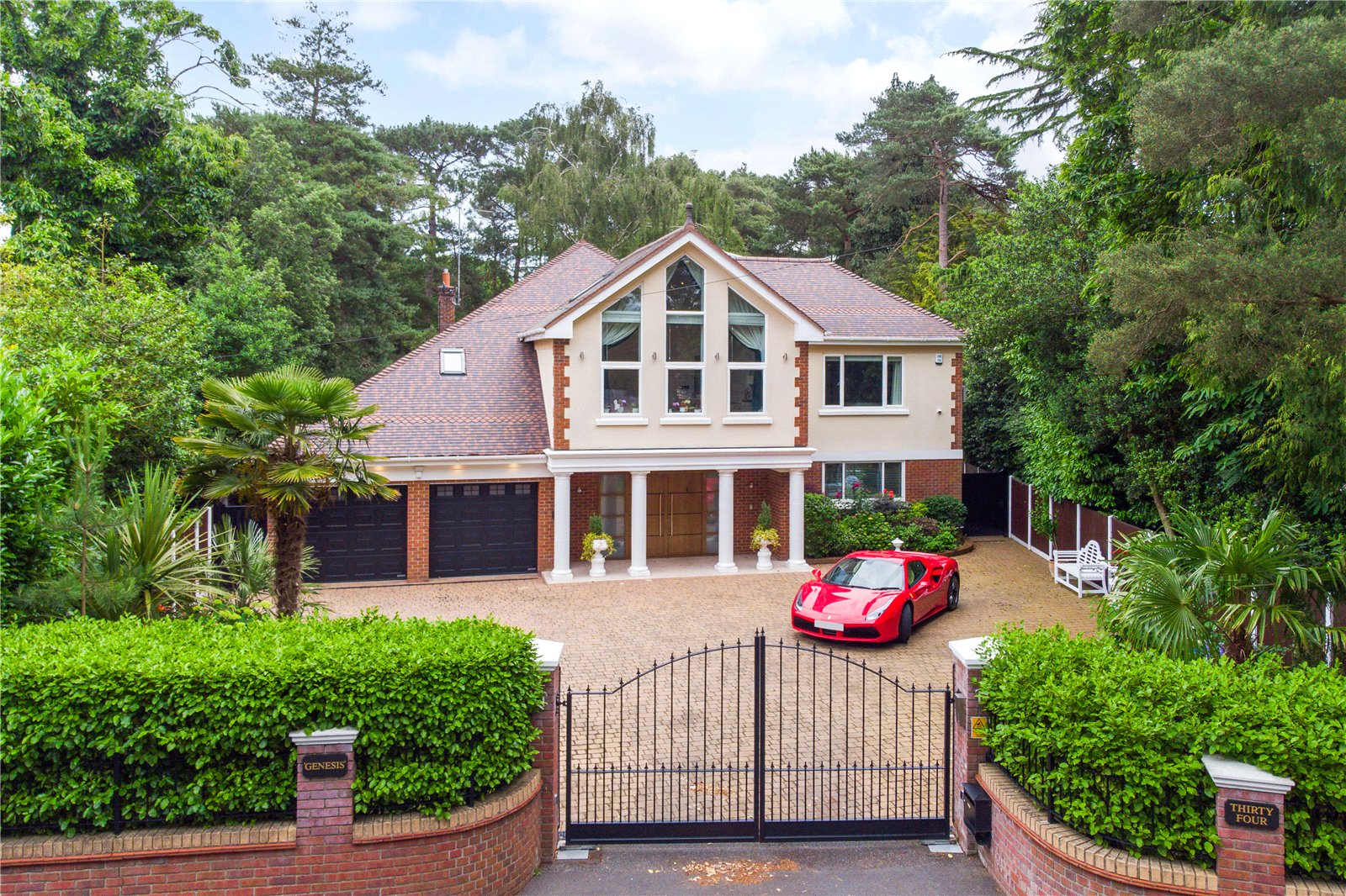 5 bedroom detached house for sale 0