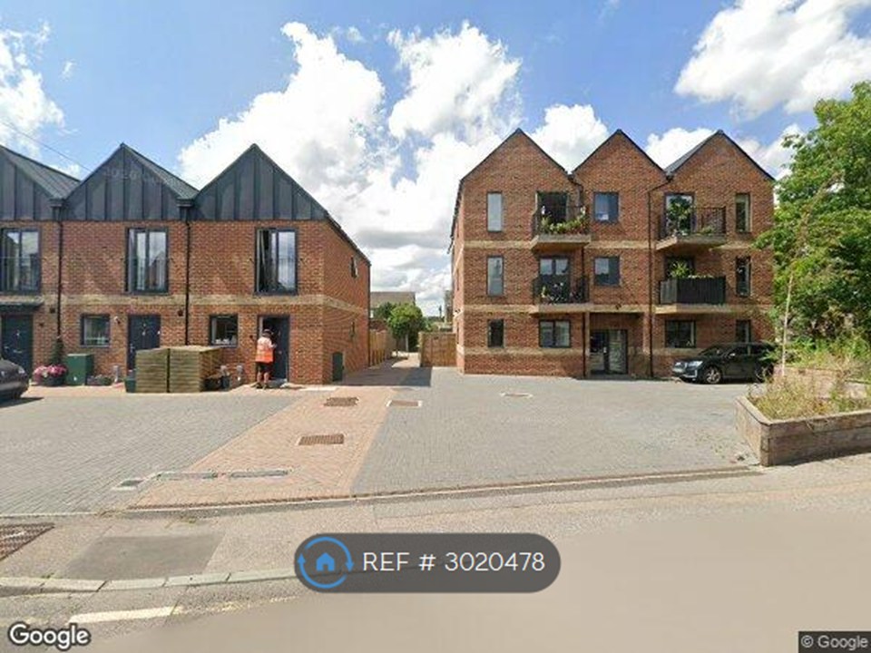 Flat, Maindstone Road, Paddock Wood, Tonbridge photo 2