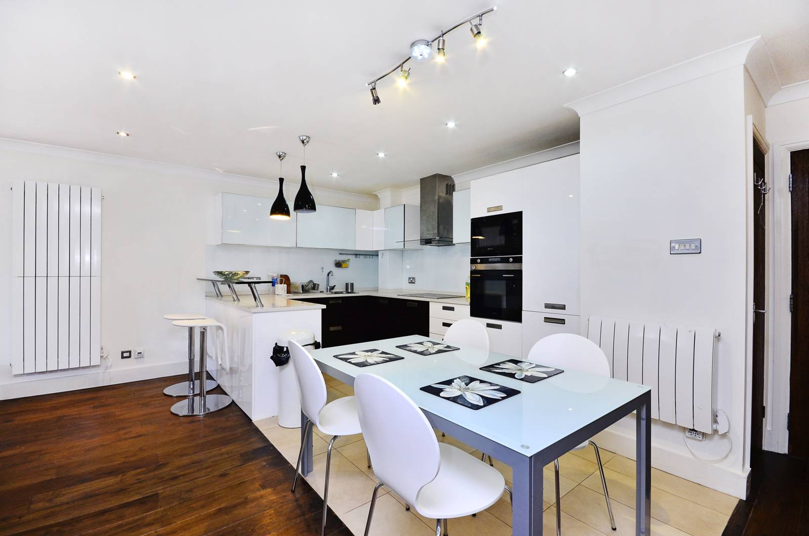 2 bedroom flat for sale 0