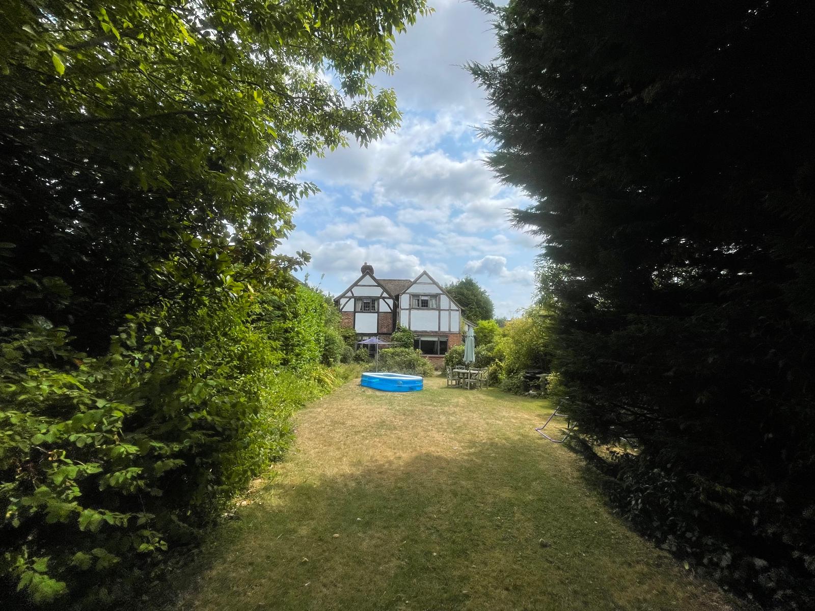 4 bedroom detached house for sale 0