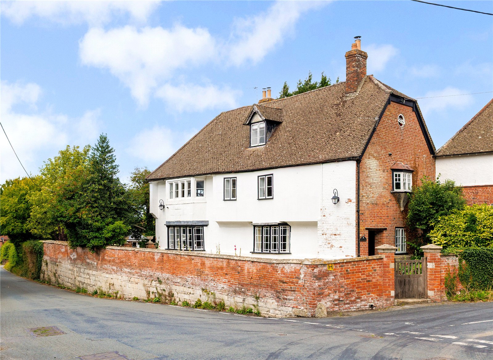 6 bedroom detached house for sale in Lymington