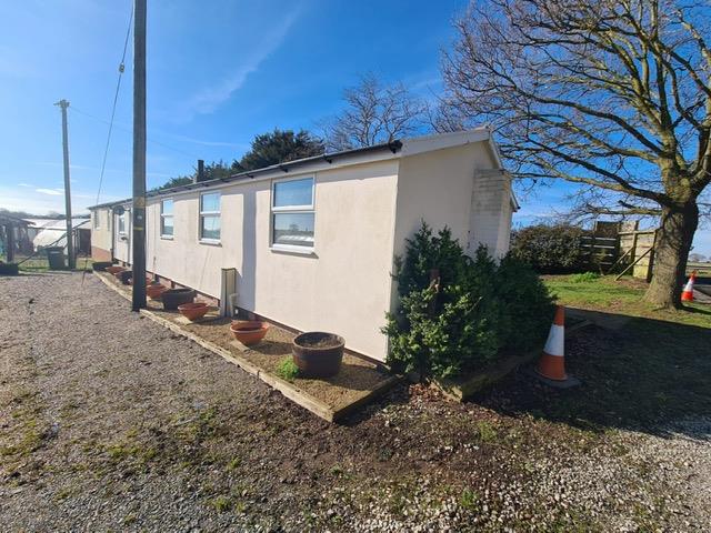 The Bungalow, Midway Nurseries, Yarmouth Road, LOWESTOFT photo 4