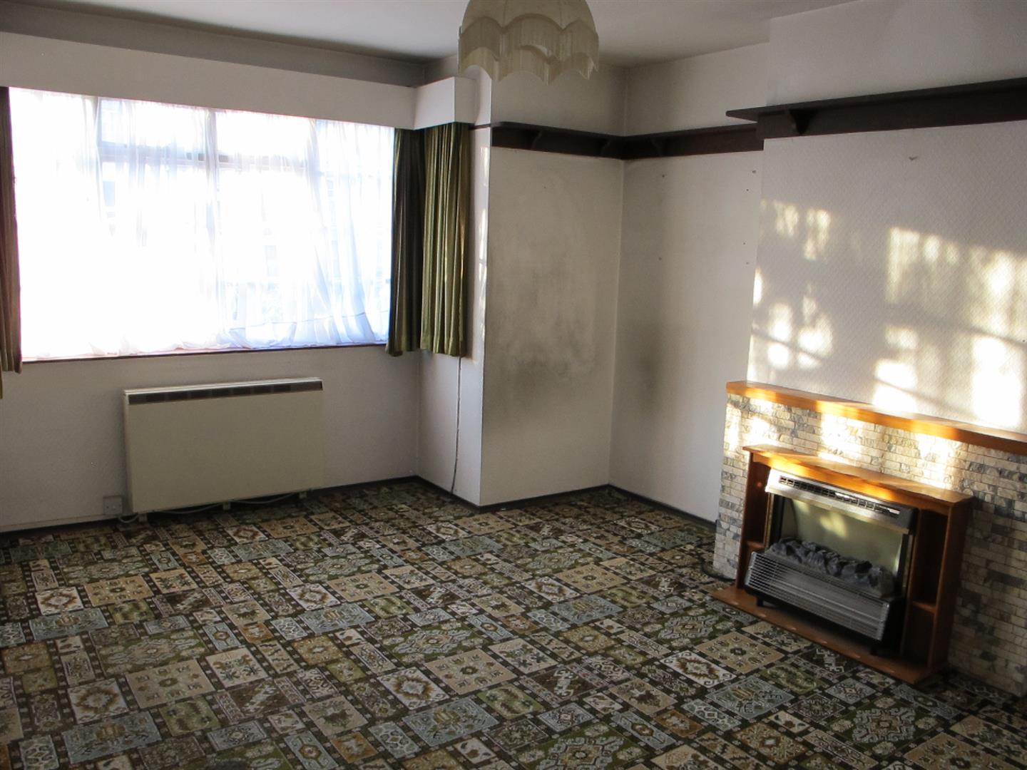 Terraced, 1,216 sq ft