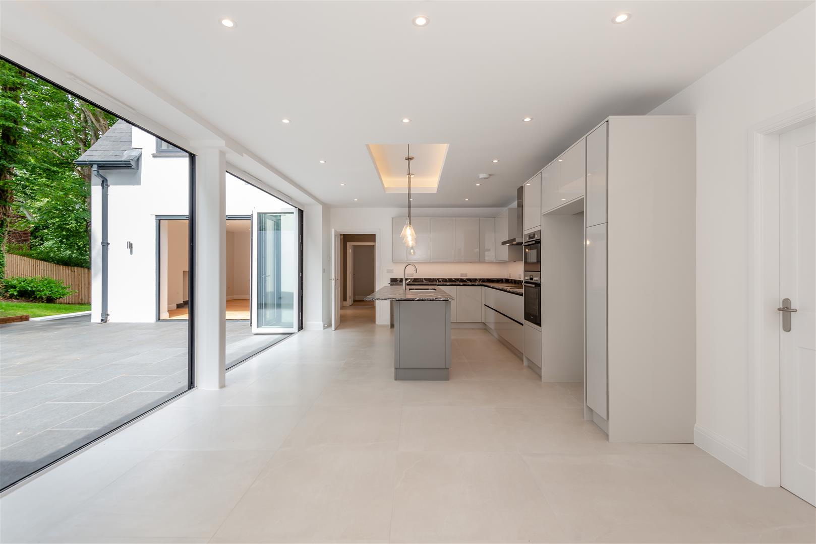 5 bedroom property for sale 0