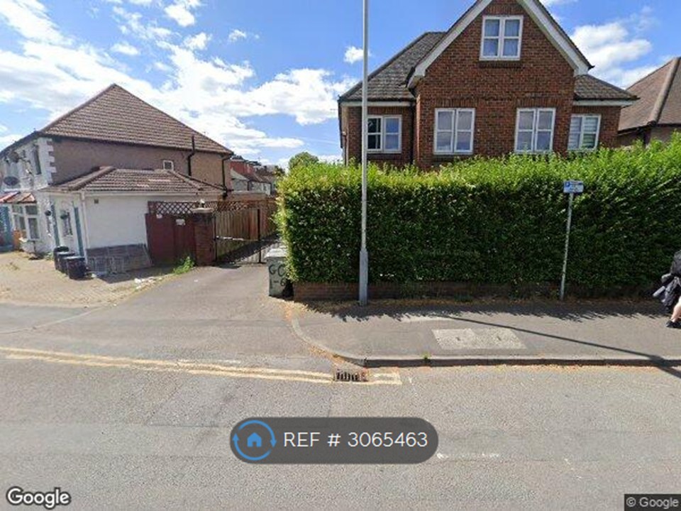 Flat, Griffiths Court Nestles Avenue, Hayes photo 2