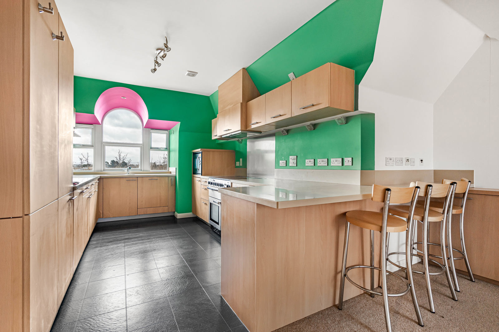 Flat 11, Ockenden,, Constitution Hill, Surrey photo 4