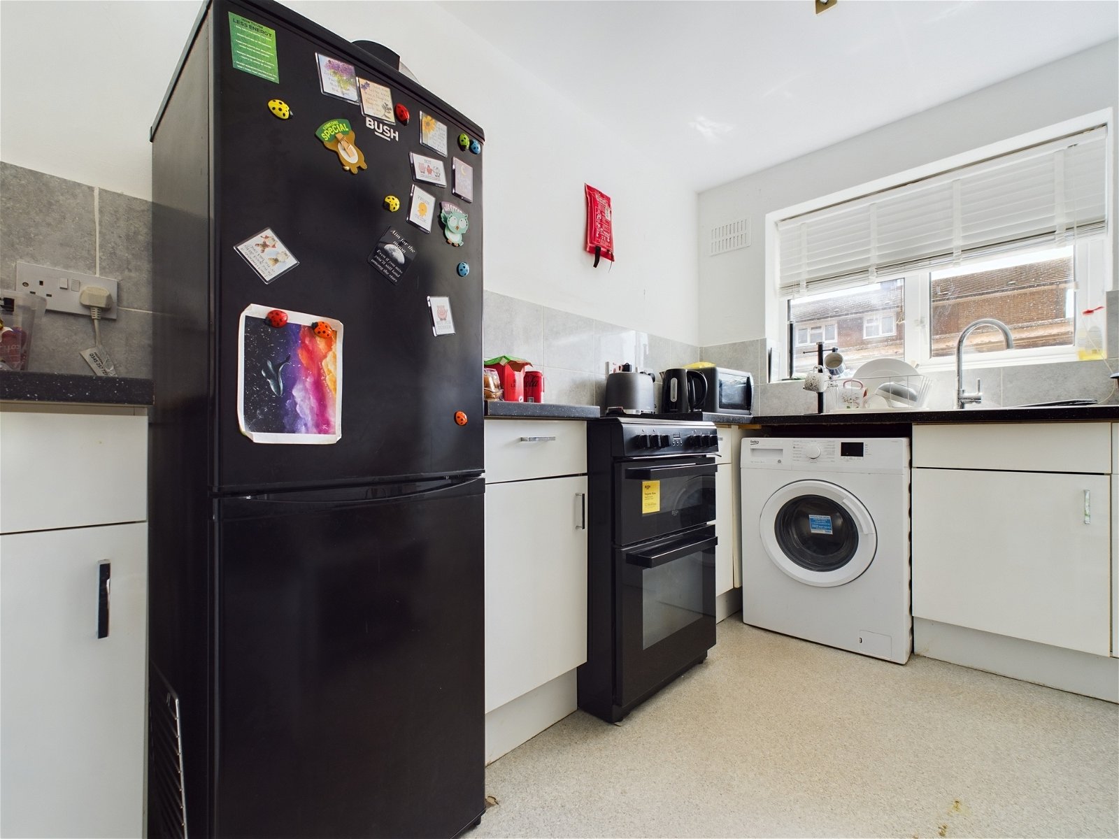 34, Millfield, Lancing photo 4