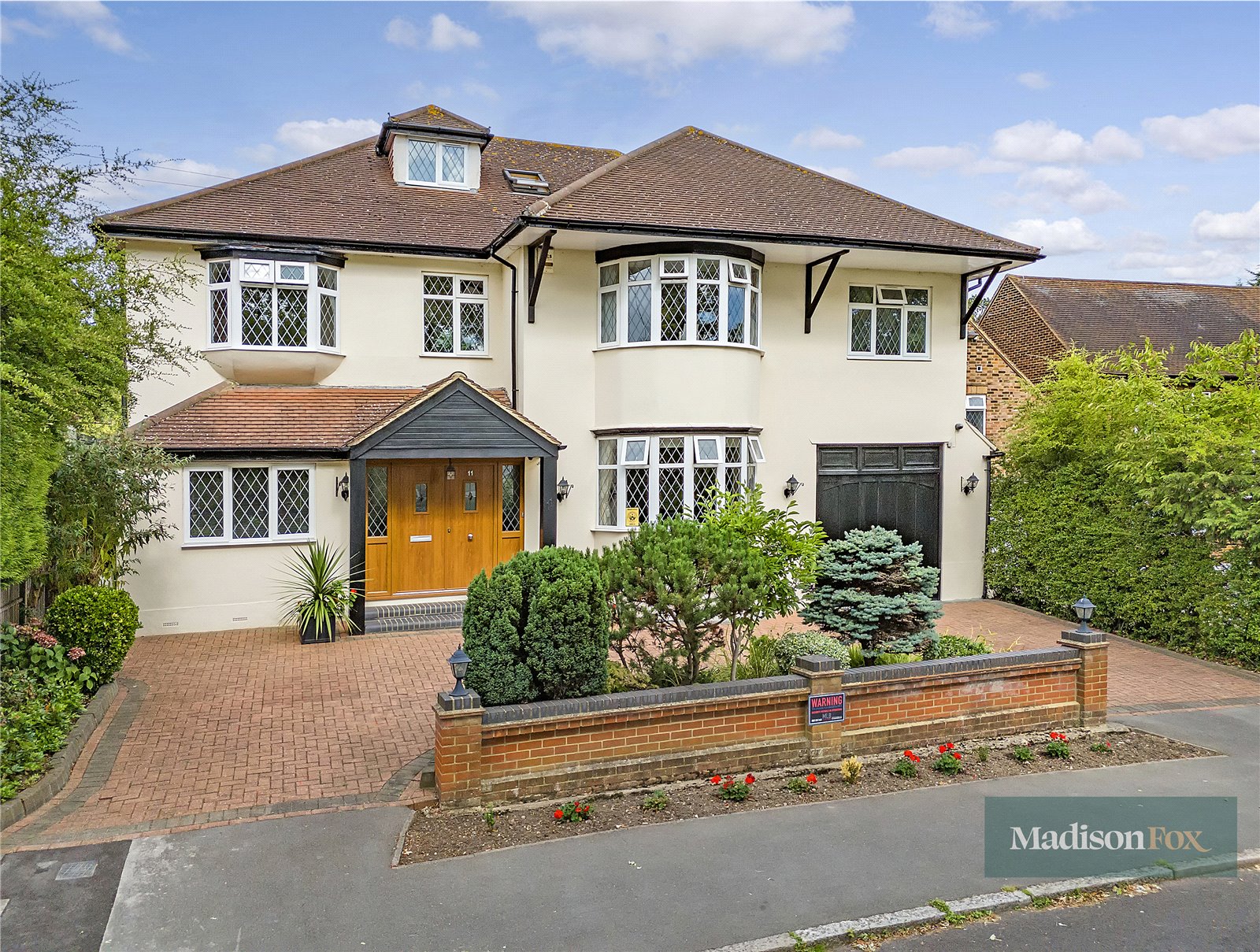6 bedroom detached house for sale 0