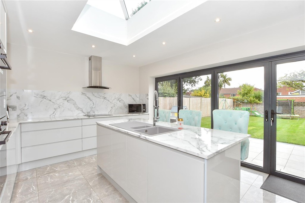 4-bed house on Fourth Avenue, Havant, £383,500