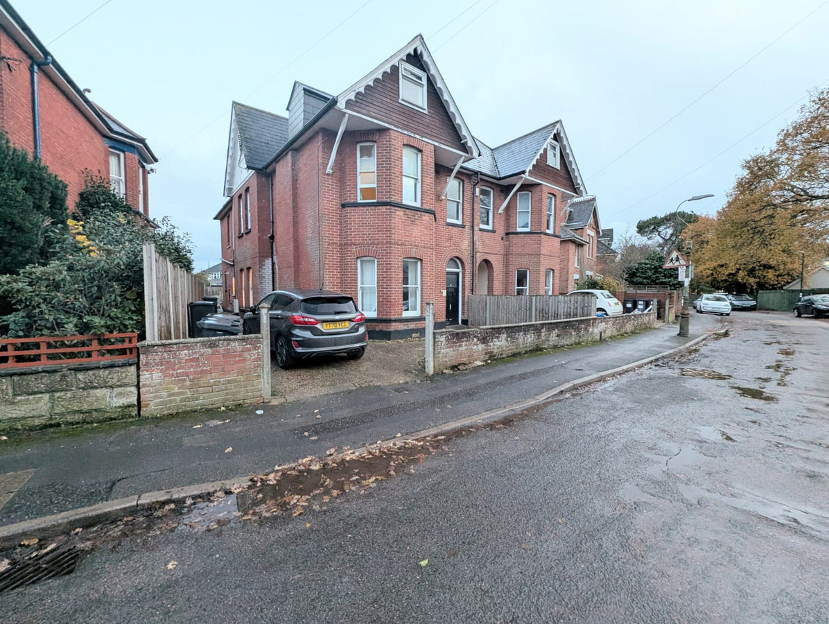 Flat Room 5, 17, Harvey Road, Bournemouth photo 3
