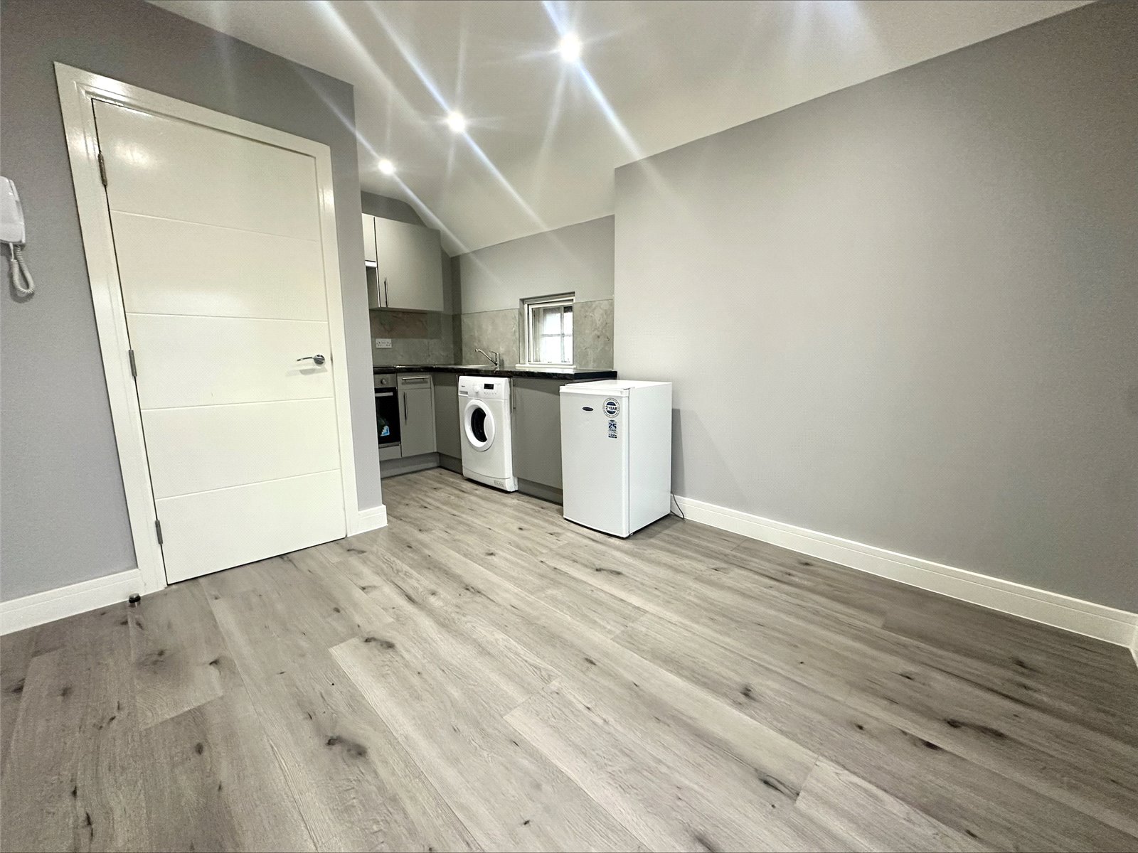 Flat 6, Withersfield Road, Haverhill, Suffolk, CB9 photo 5