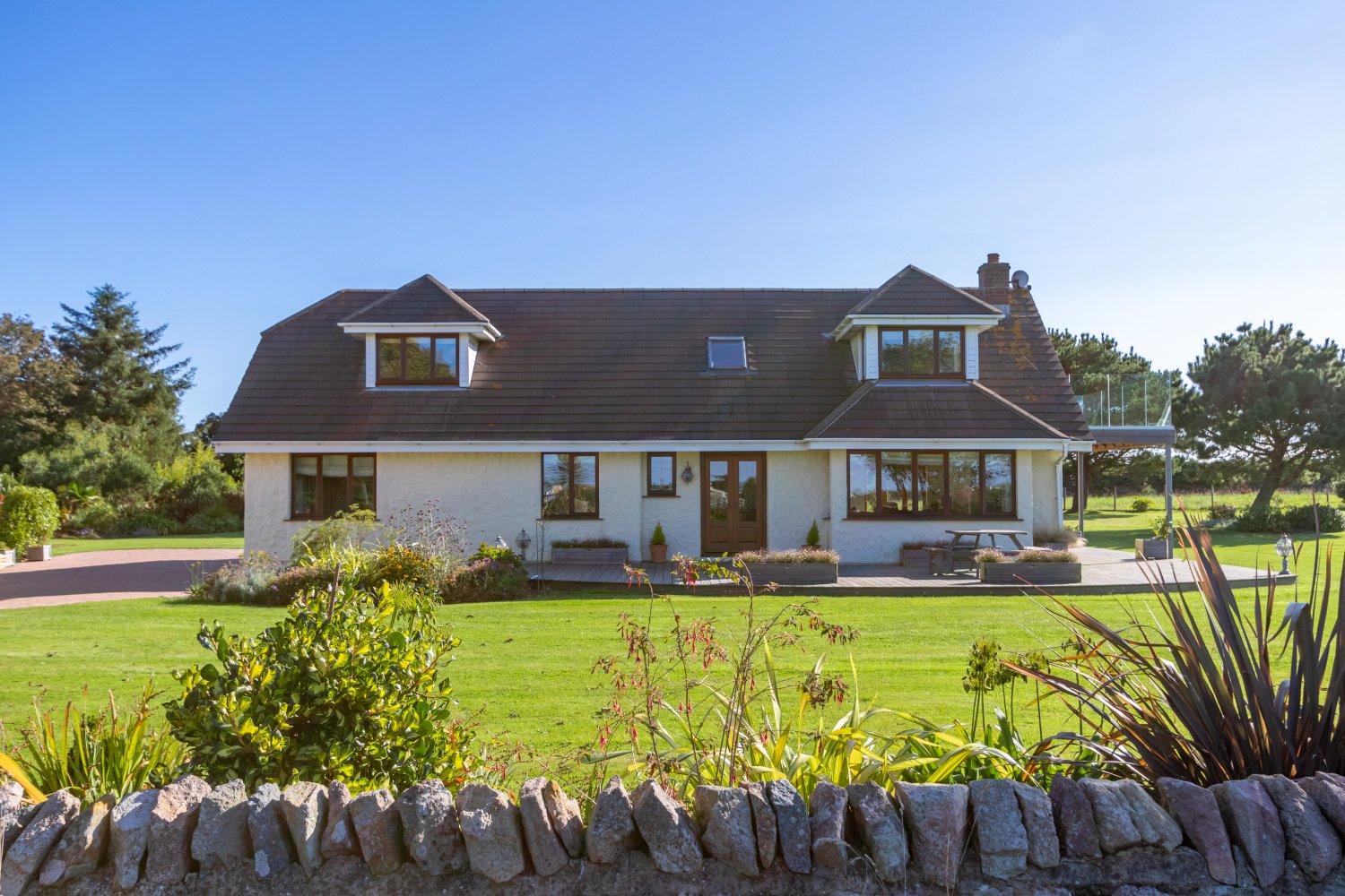4 bedroom detached house for sale 0