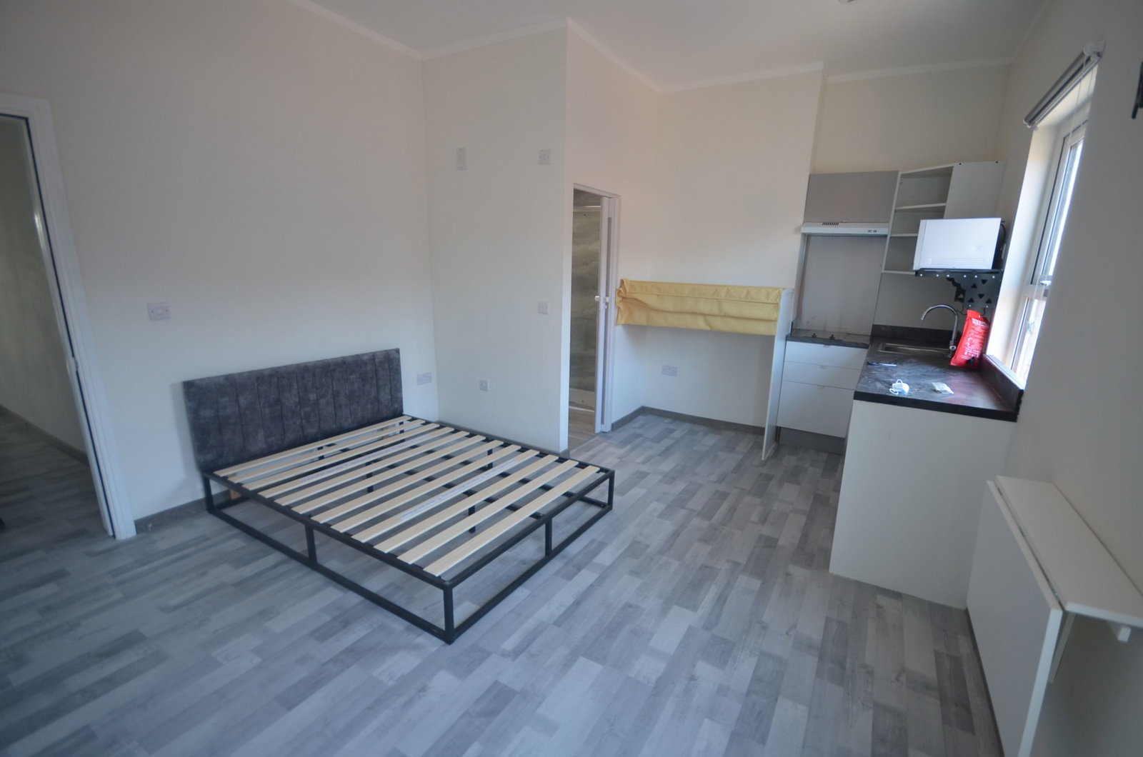 98a,Room 1, Albert Road, Widnes photo 5