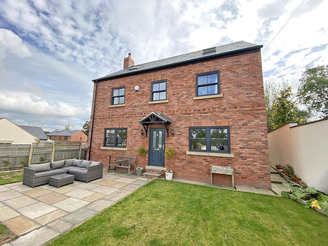 5-bed detached on Thackeray House, Hollins Lane, Harrogate, £700,000