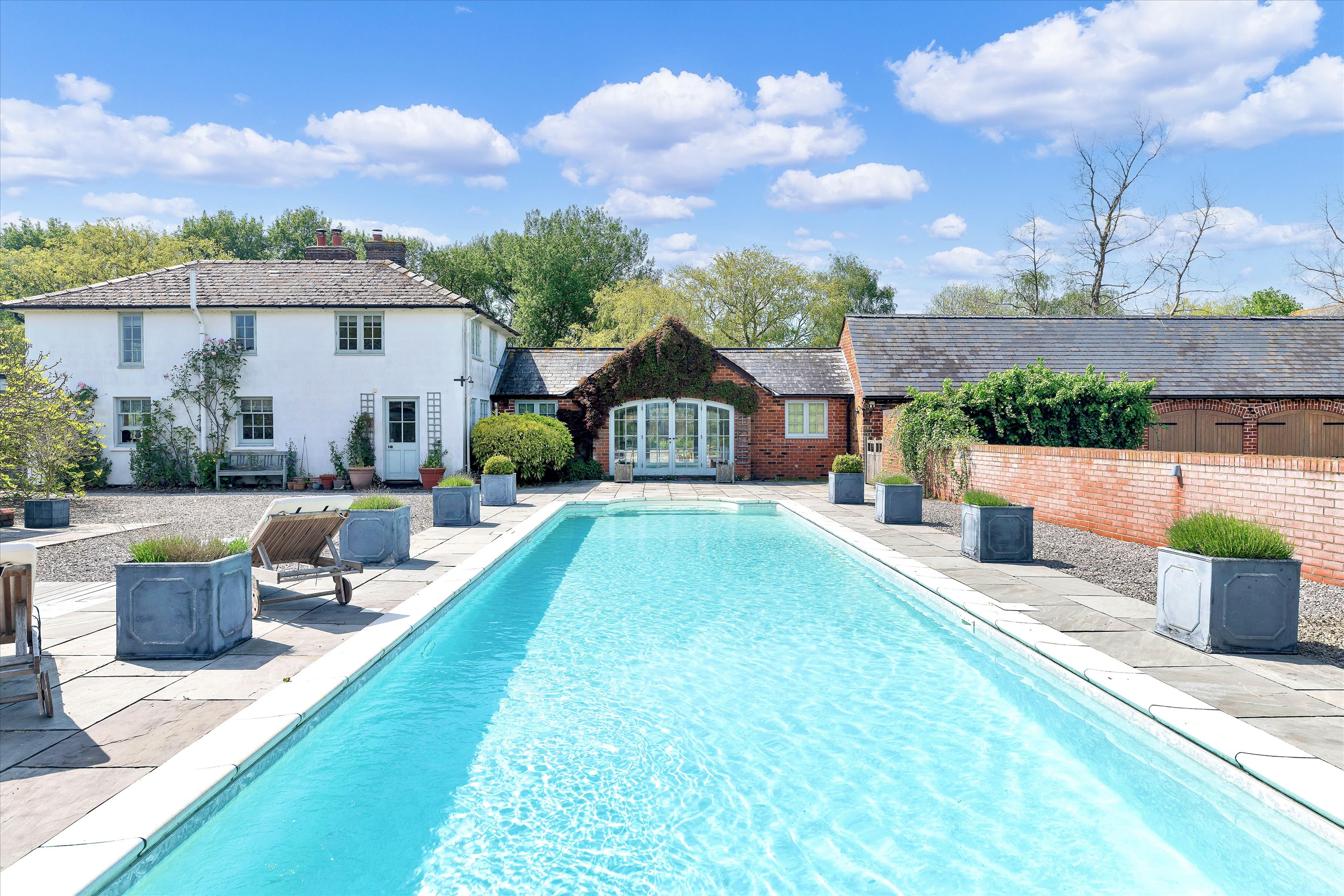 7 bedroom detached house for sale 0