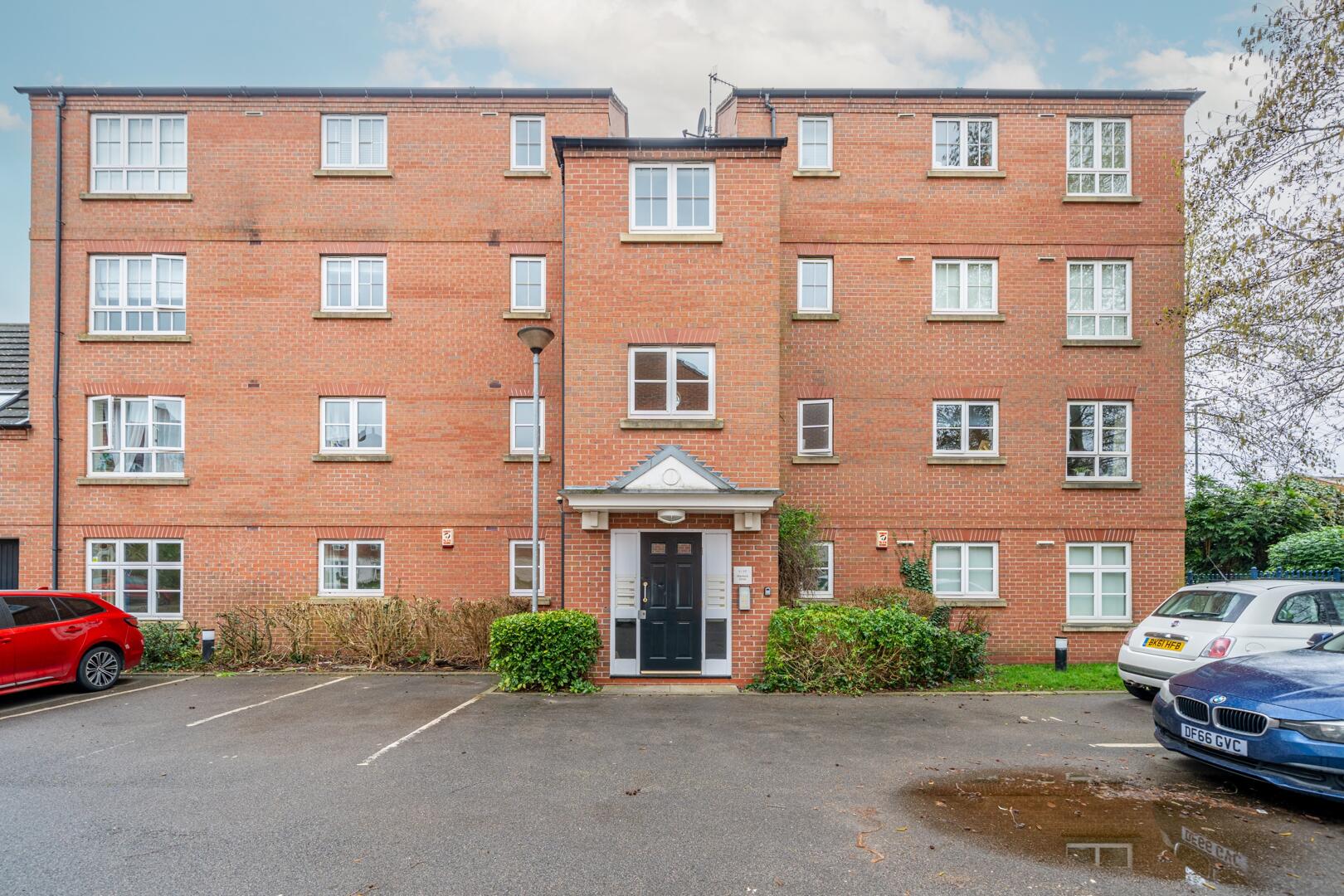 3-bed flat on 9, Wenlock Drive, Nottingham, £190,000
