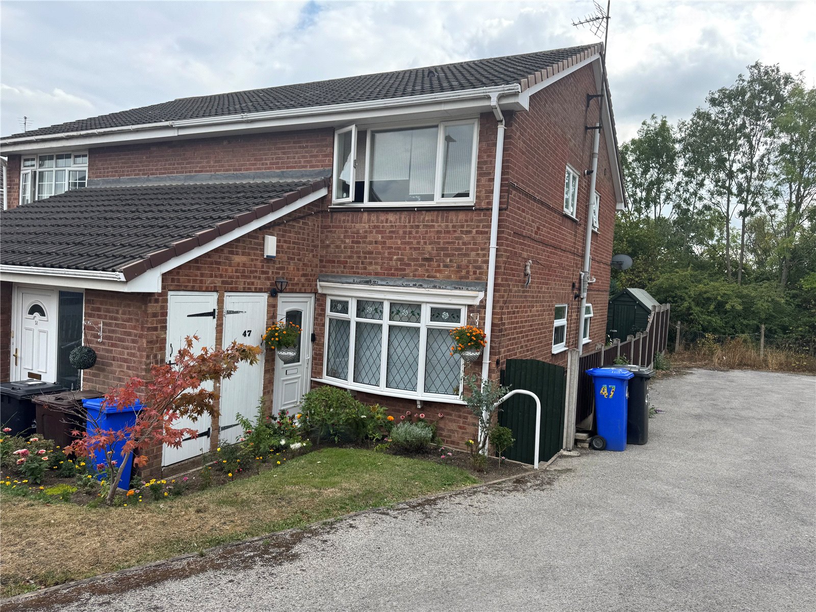 47, Valley Road, Sheffield photo 2