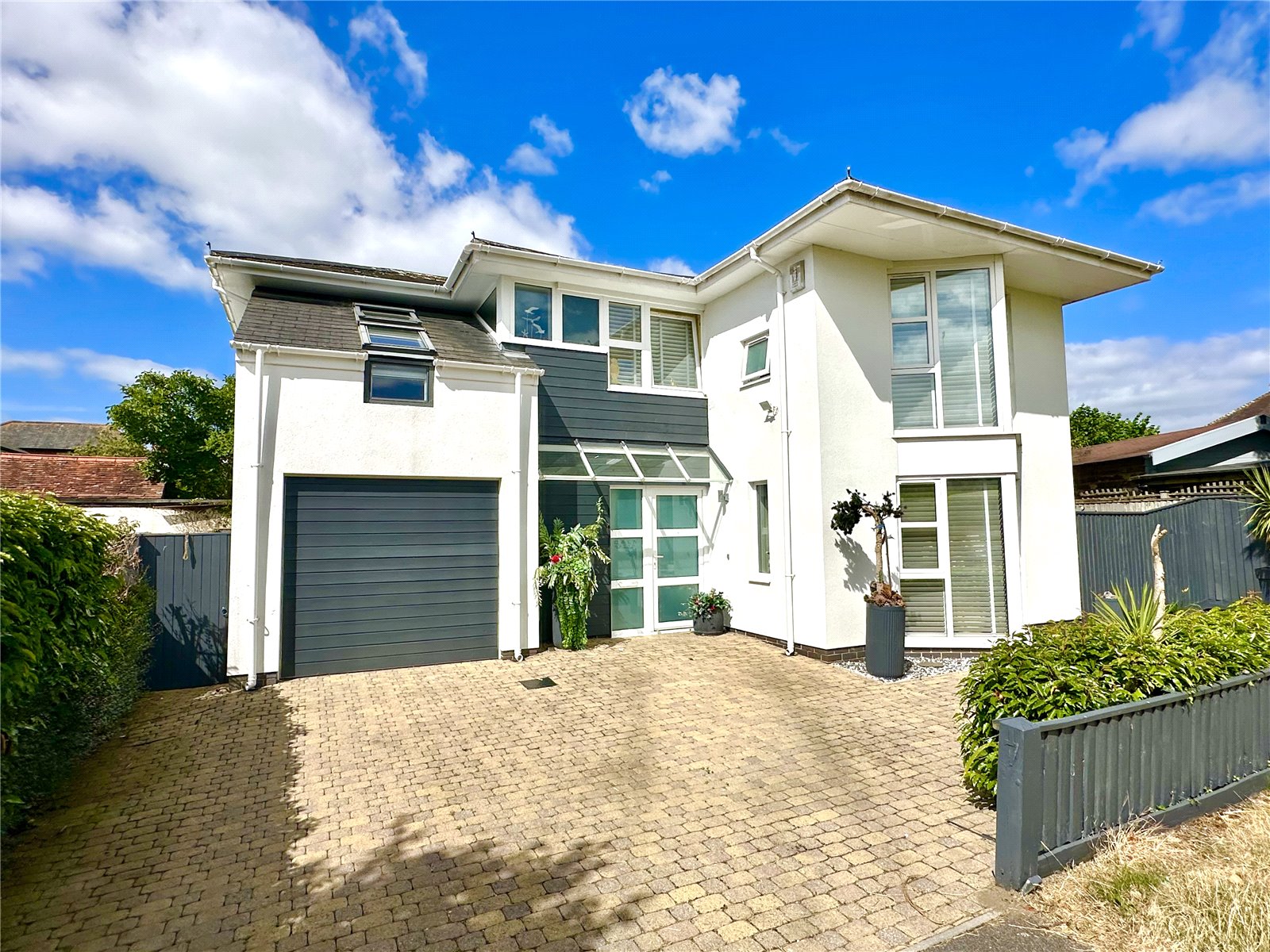 4 bedroom detached house for sale 0