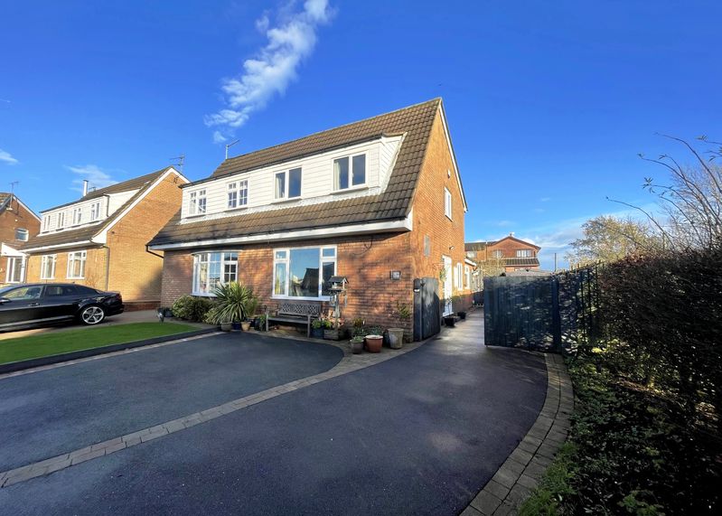 3-bed other on 17, Highland Close, Biddulph Moor, £255,000