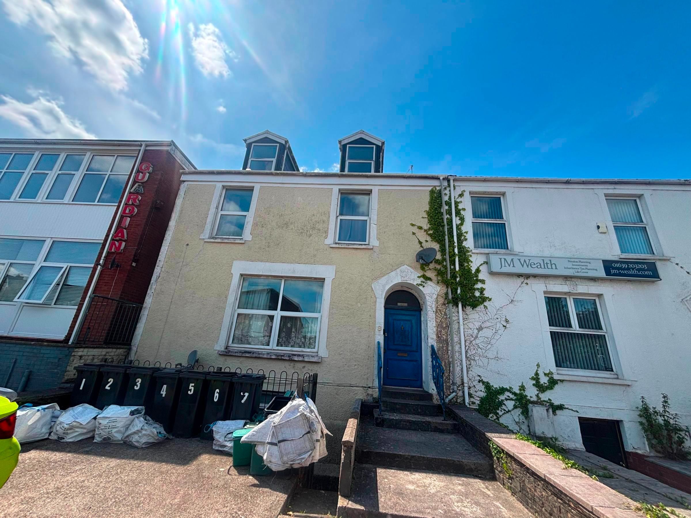 Flat 2, 8 London Road, Neath photo 2