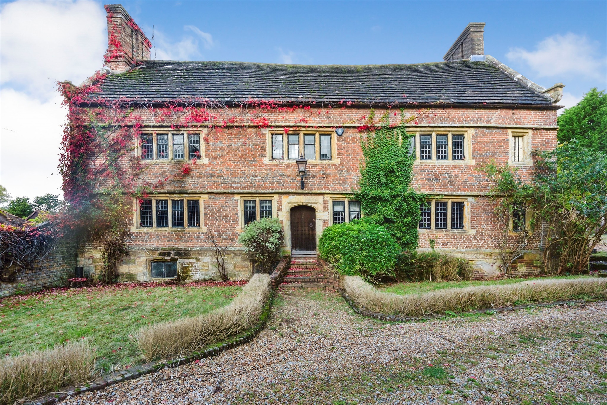 5 bedroom property for sale 0