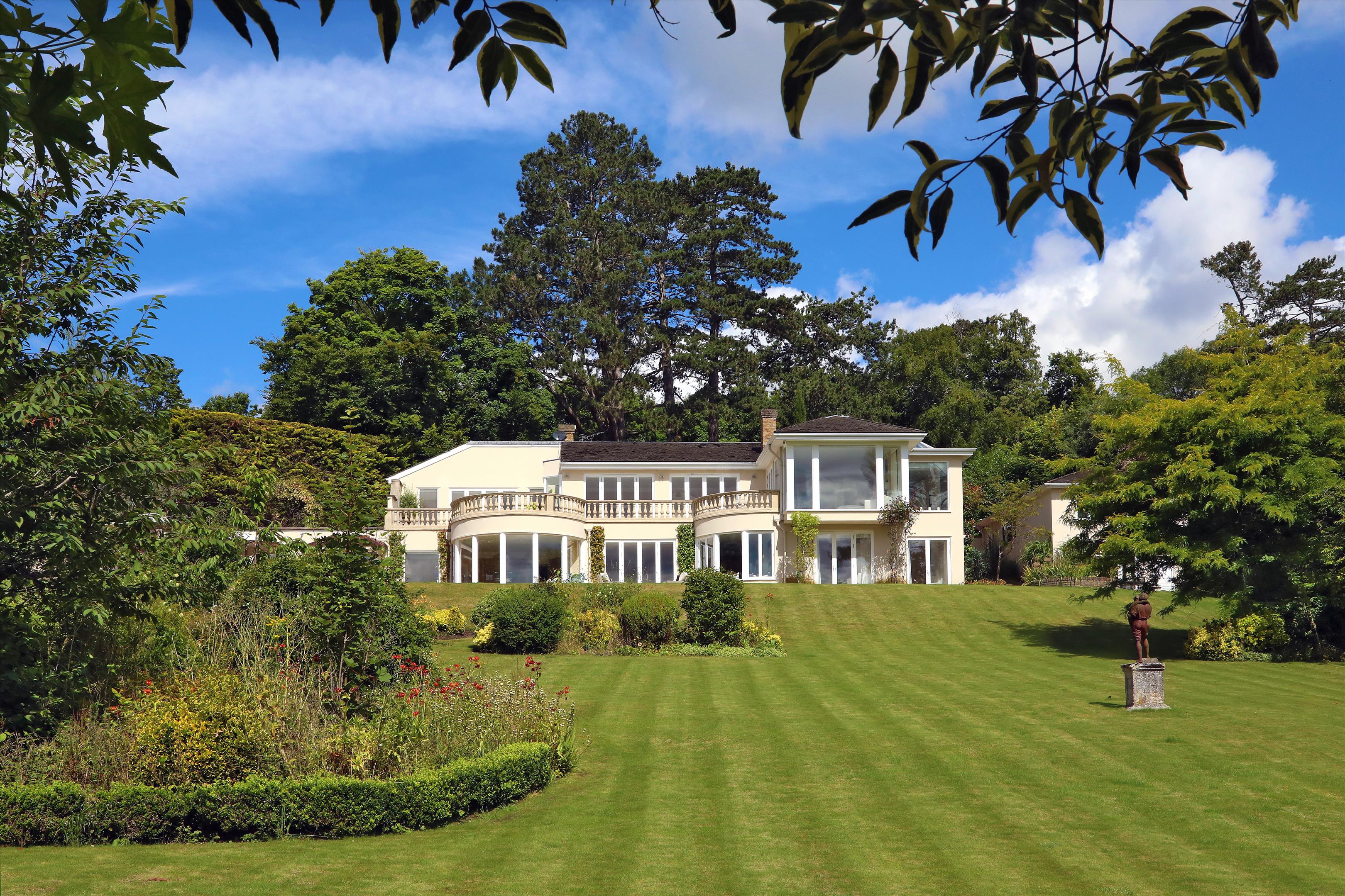 7 bedroom detached house for sale 0