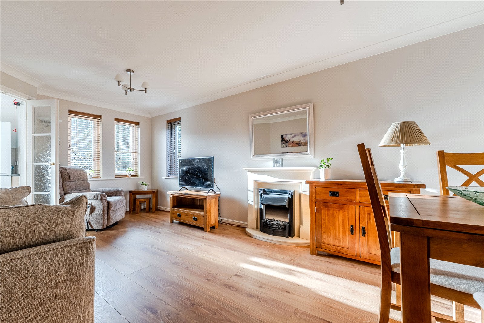 19, Rosewood Court, Leeds photo 3