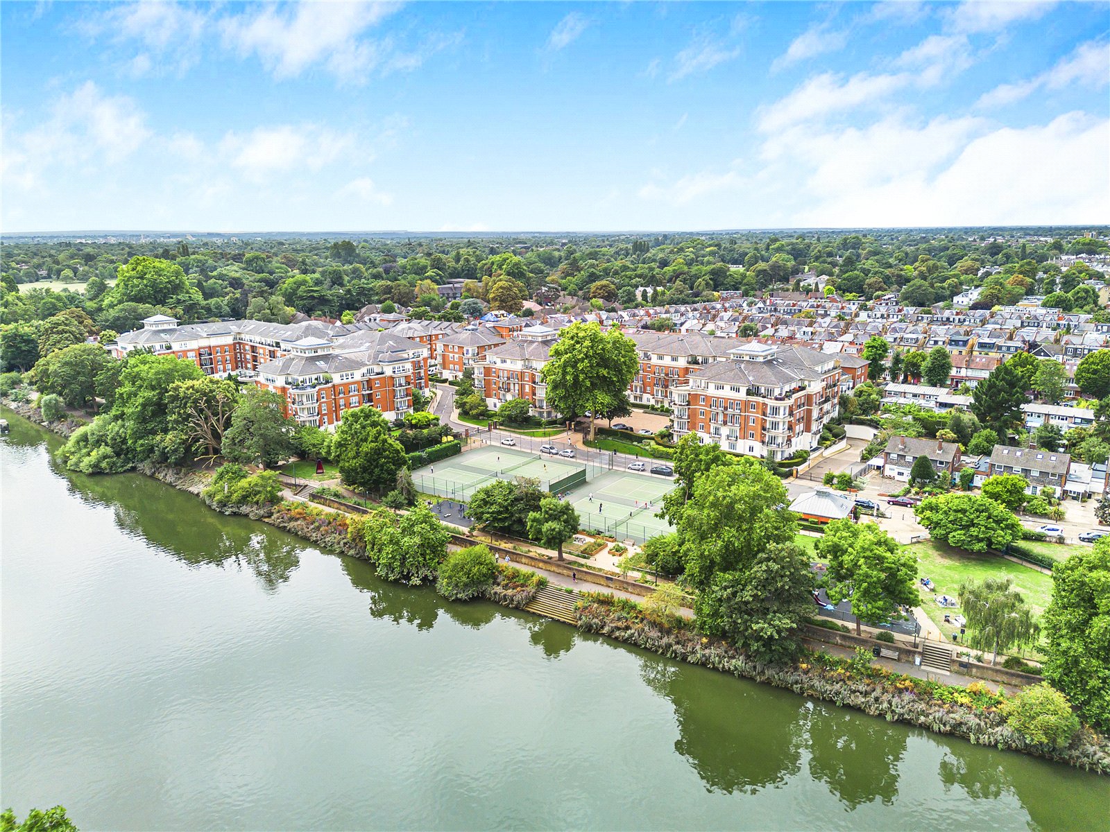 2 bedroom flat for sale