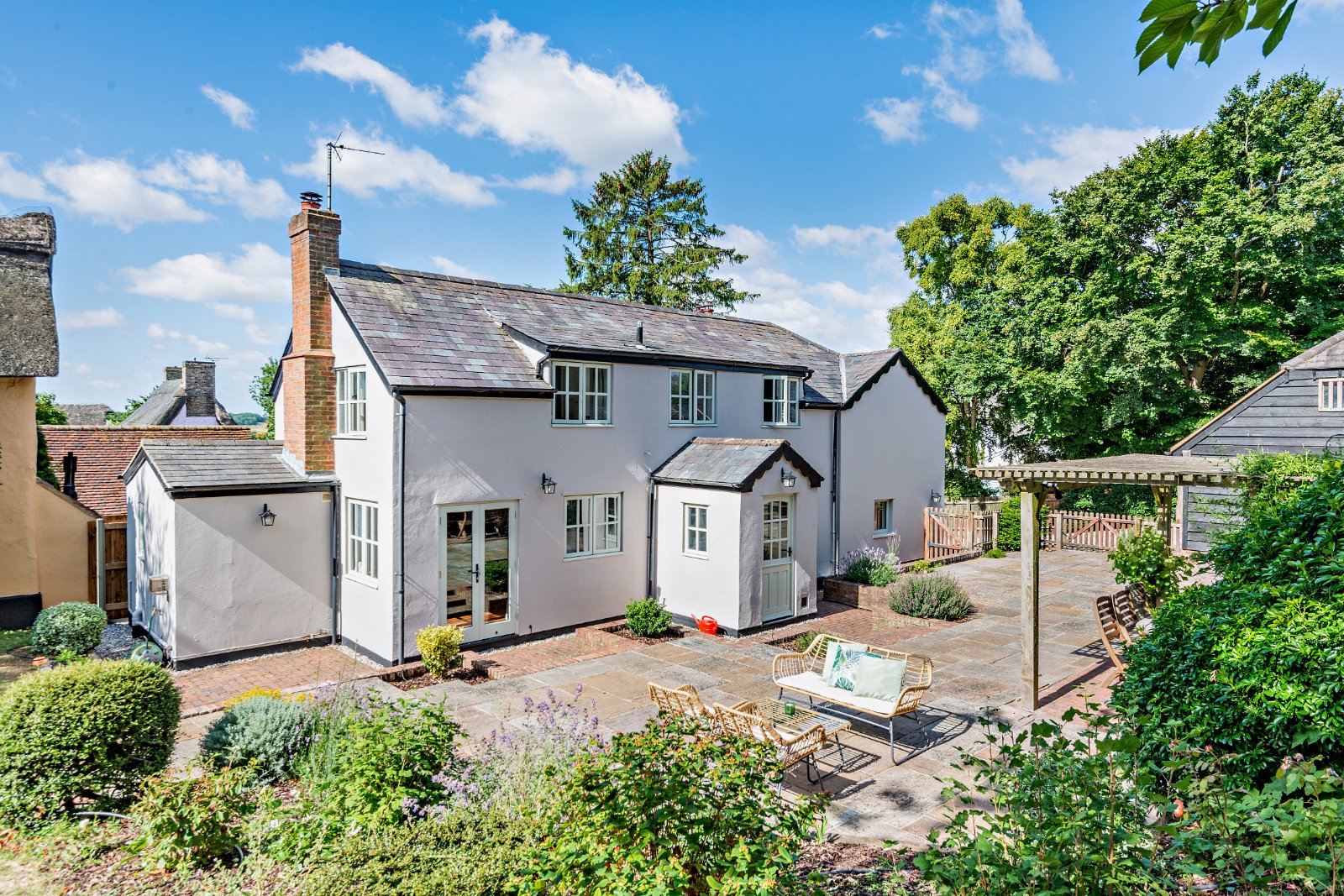 5 bedroom detached house for sale 0