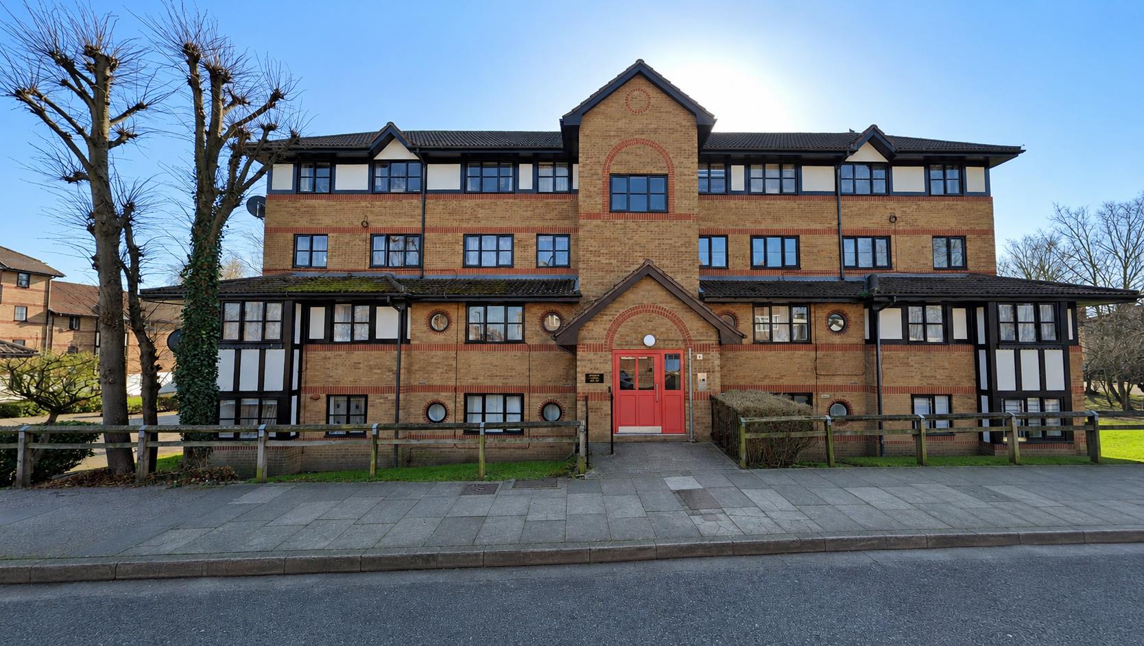 63, Somerset Gardens, White Hart Lane, London photo 2