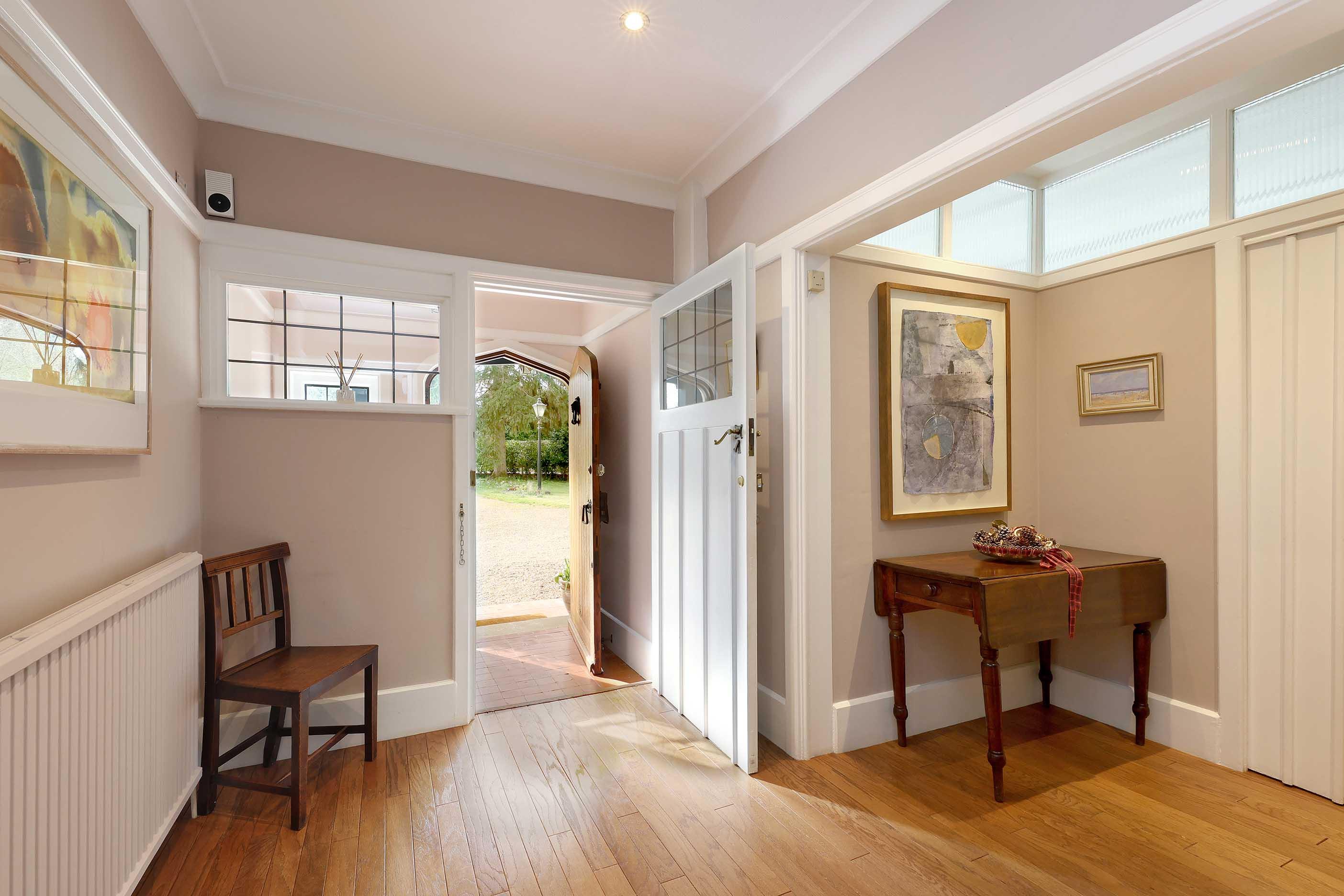 6 bedroom detached house for sale 0