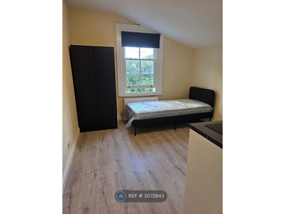 Studio Flat, London photo 4