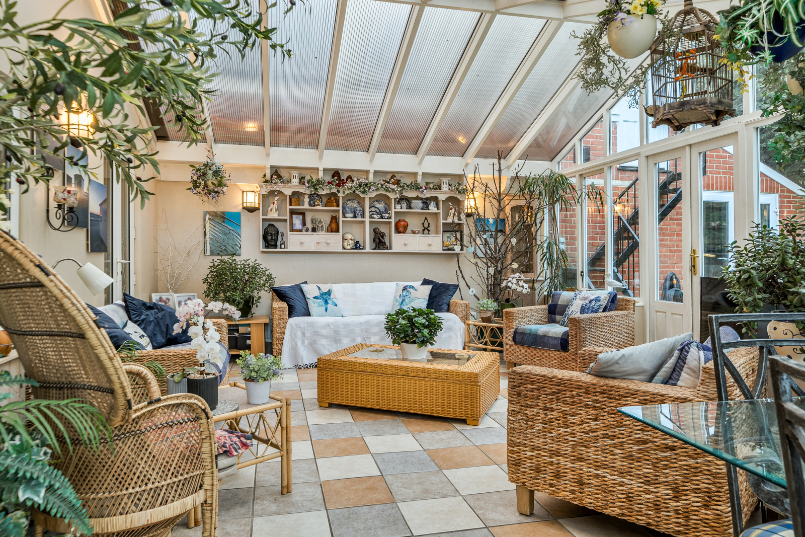 6 bedroom semi-detached house for sale 0