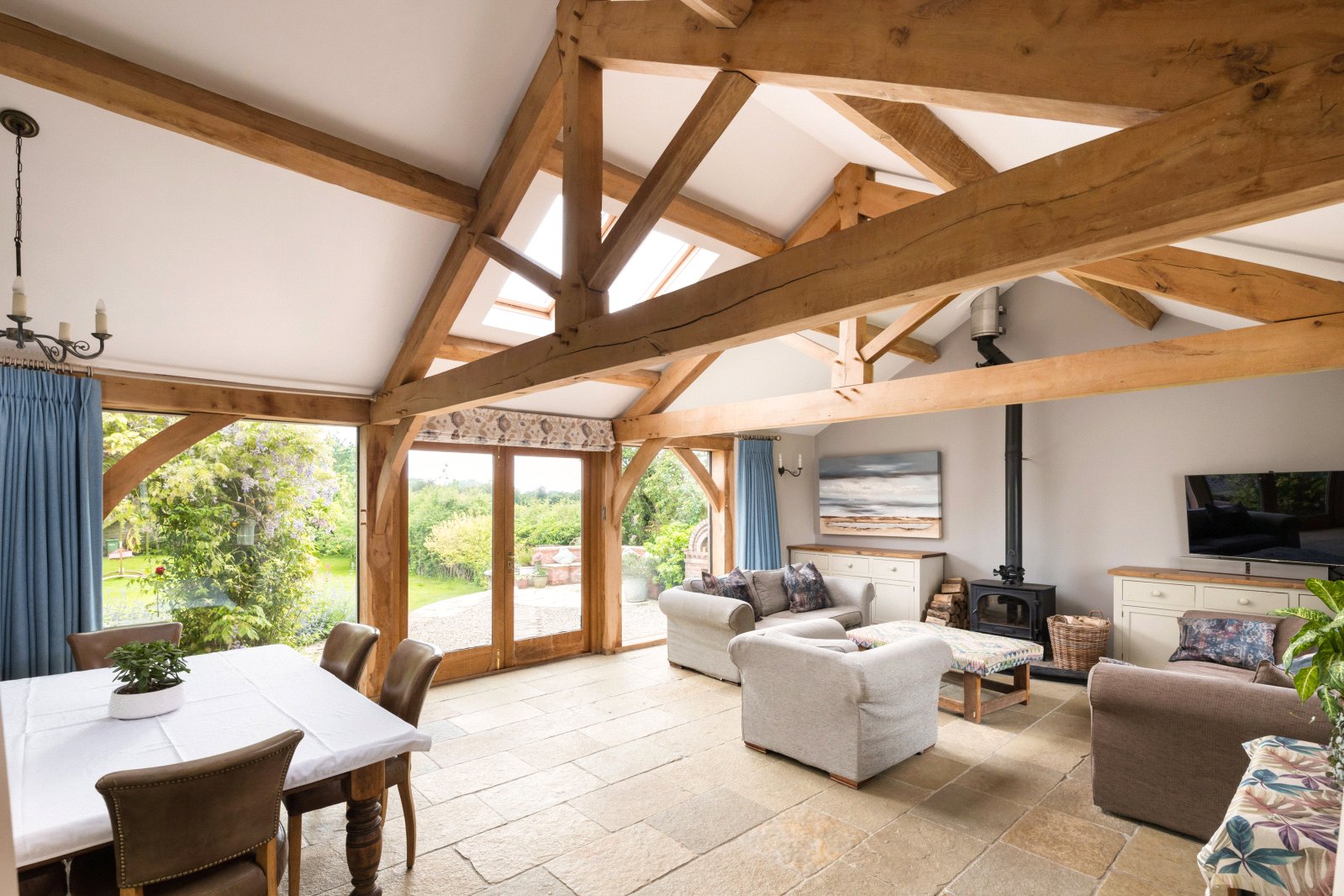 5 bedroom detached house for sale 0