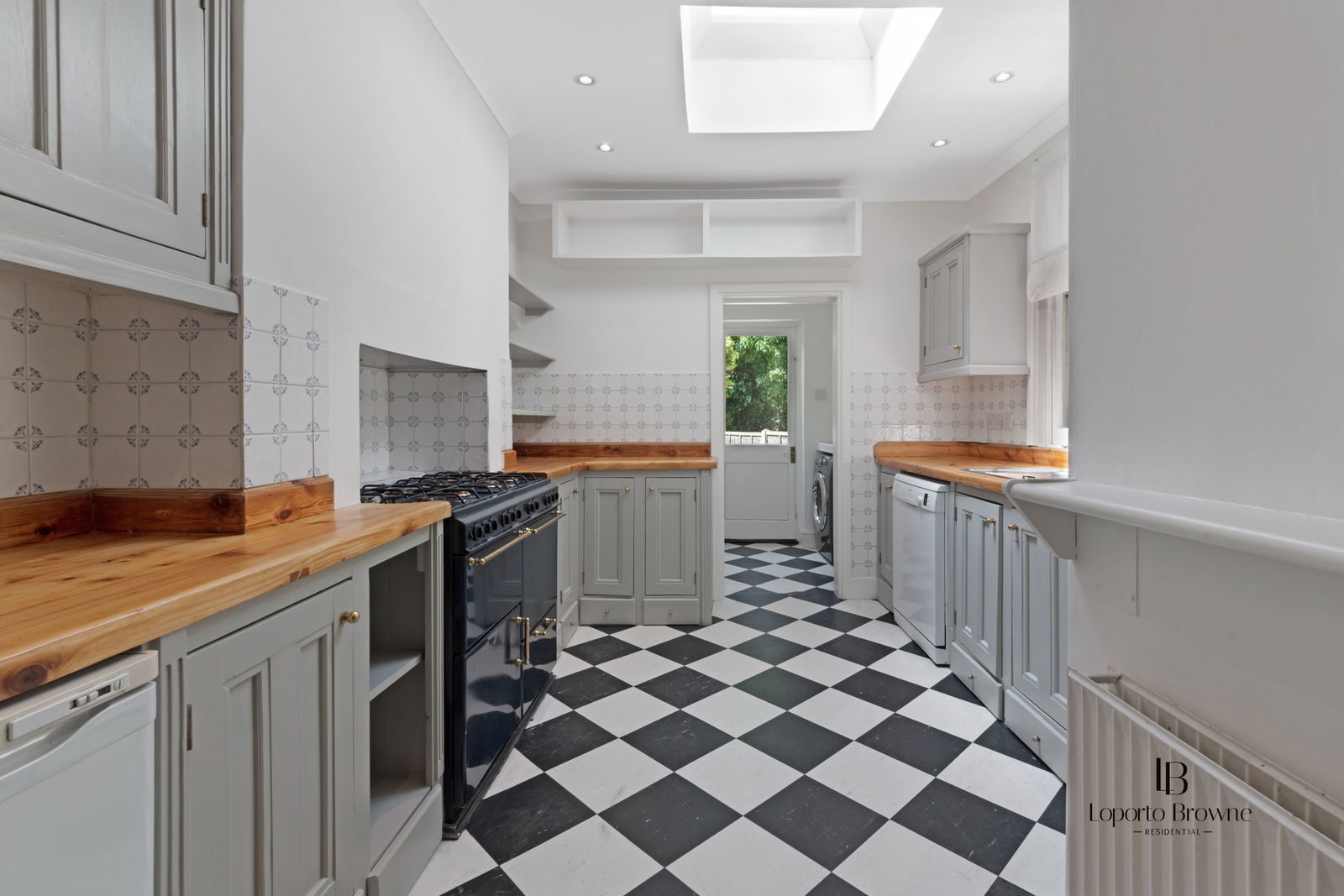 6 bedroom terraced house for sale 0