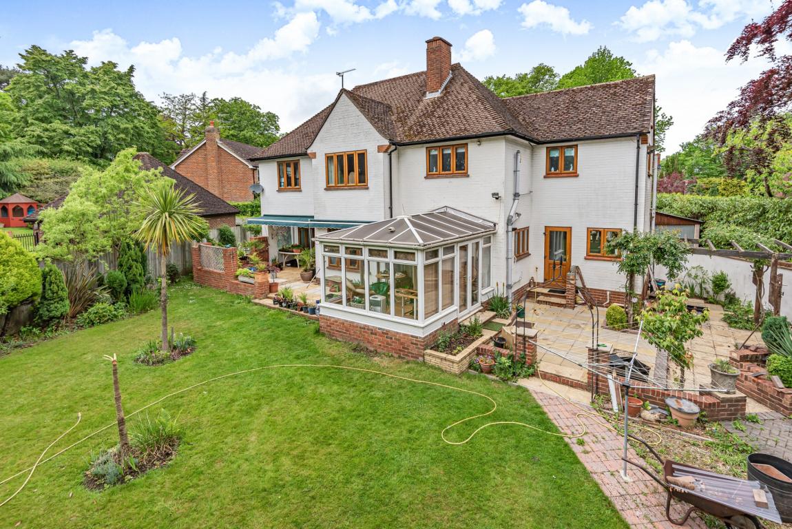 4 bedroom detached house for sale 0