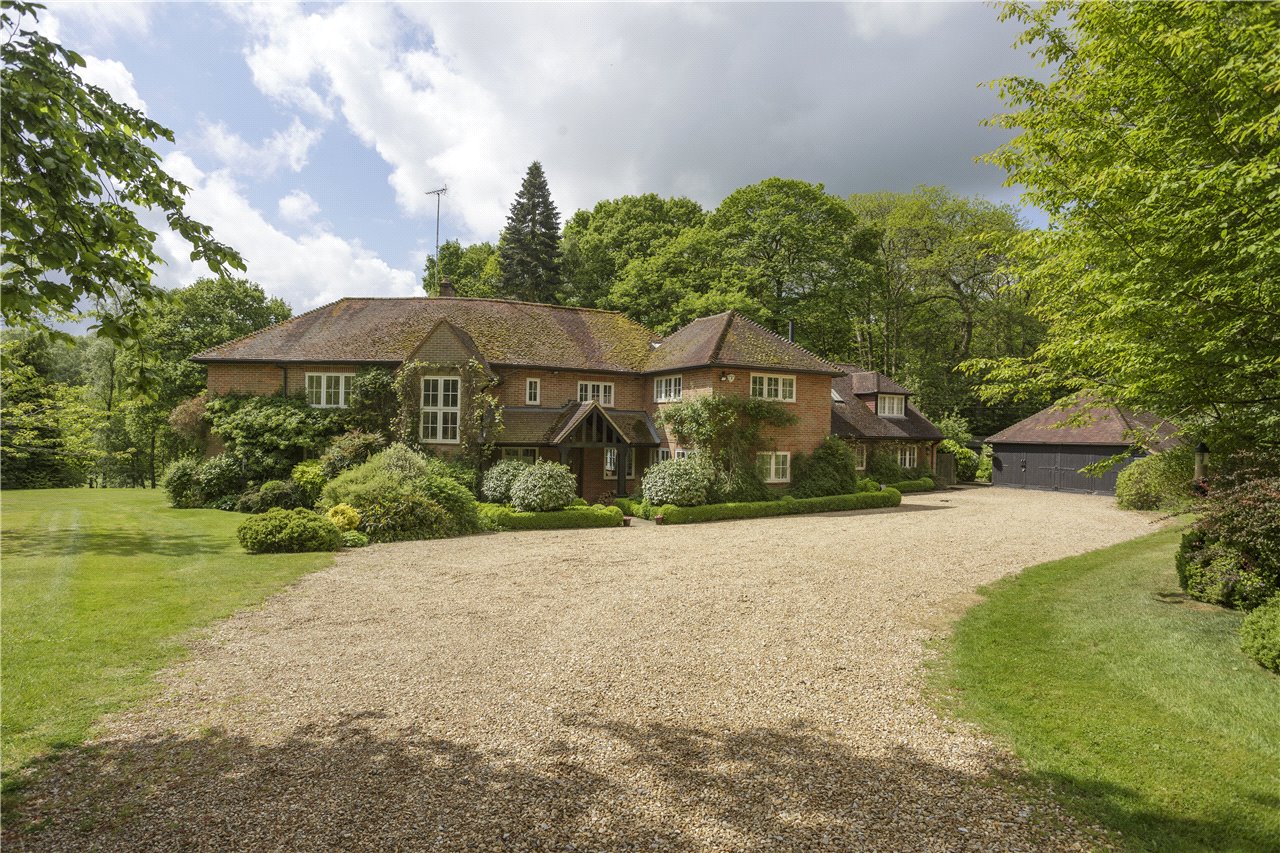 6 bedroom detached house for sale 0