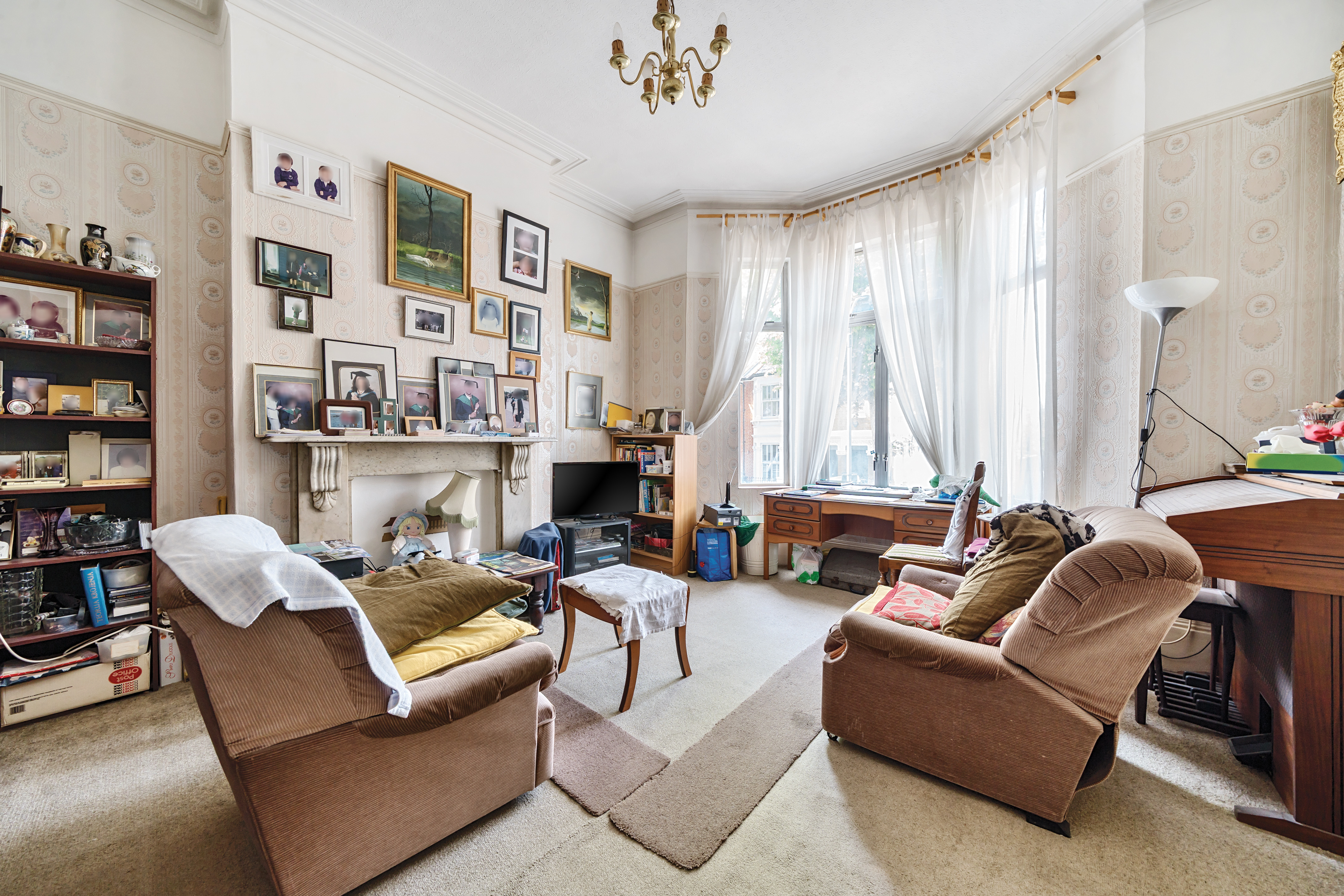 6 bedroom detached house for sale 0