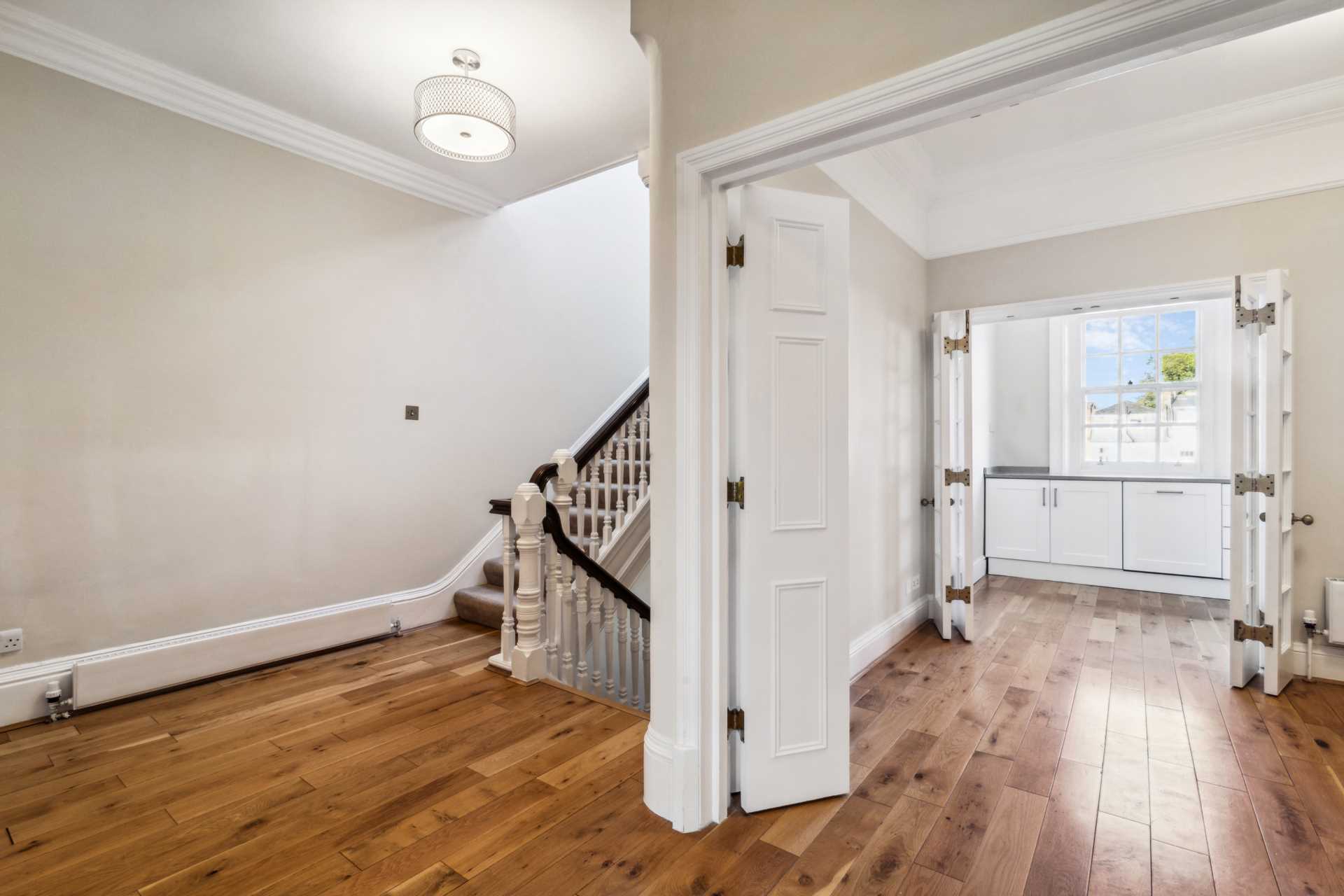 3 bedroom flat for sale 0