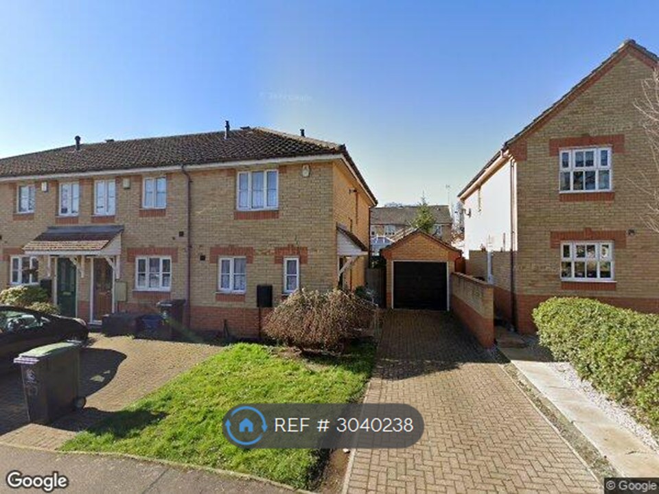 Cedar Drive, Loughton photo 2