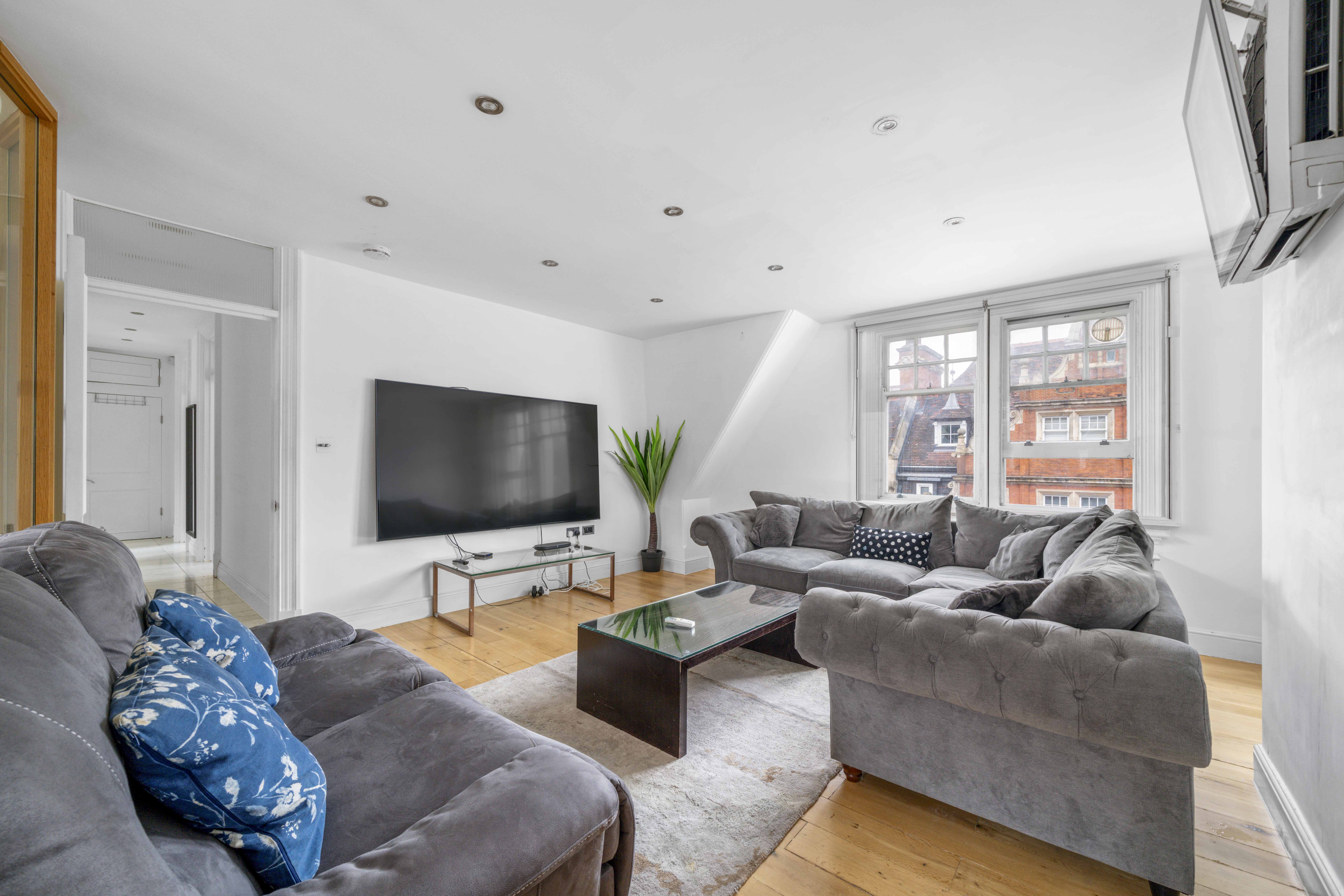 3 bedroom maisonette for sale 0