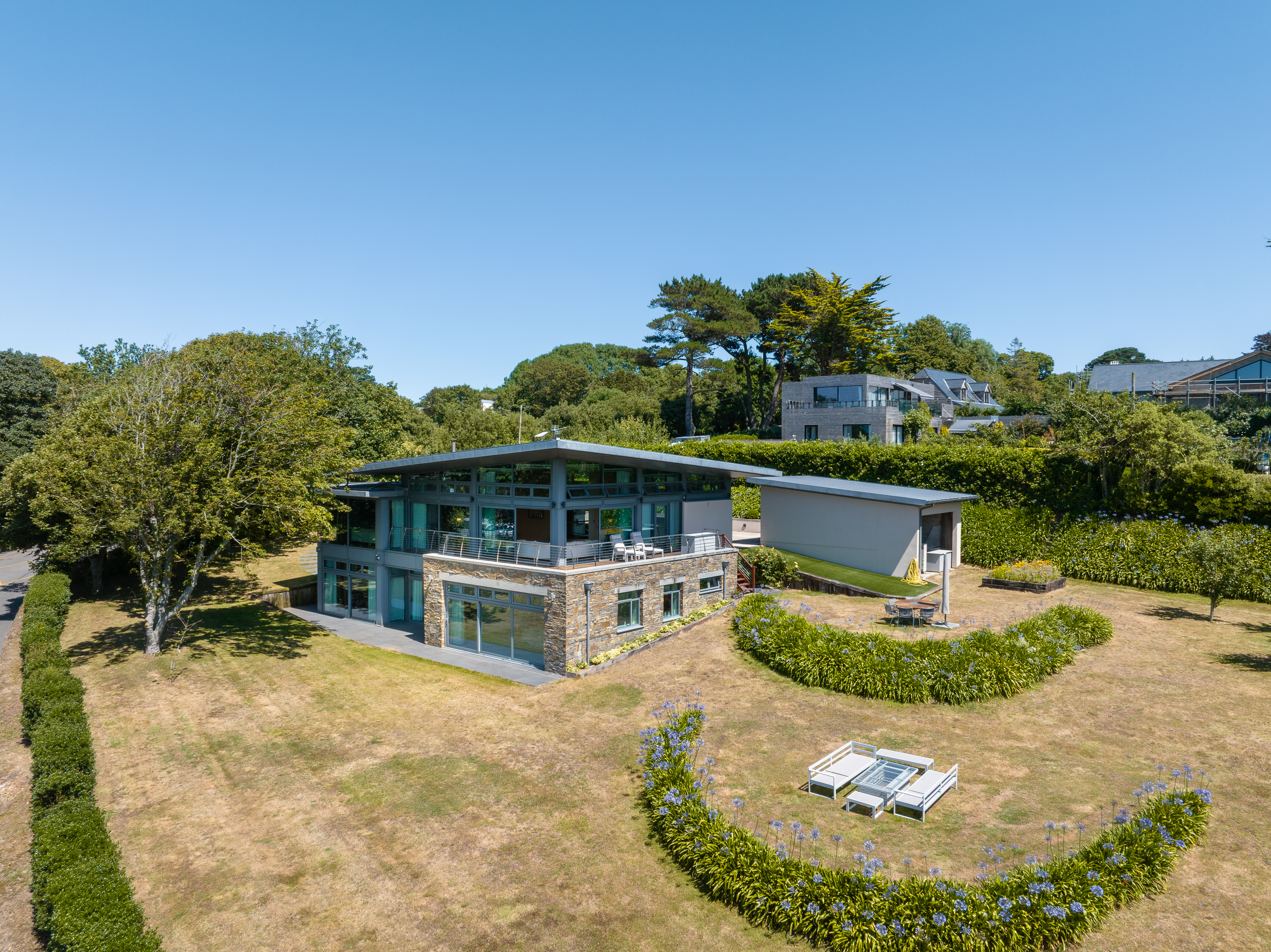 5 bedroom detached house for sale 0