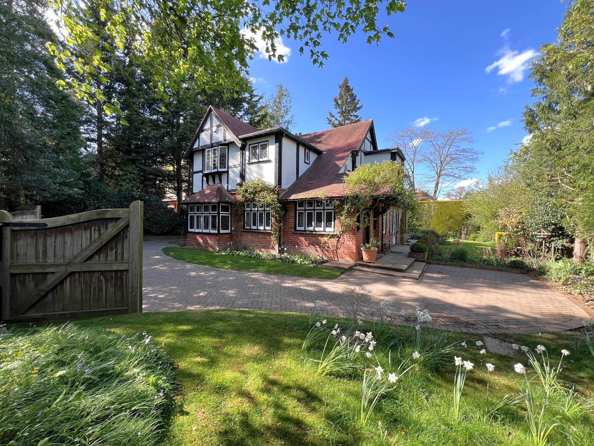 5 bedroom detached house for sale