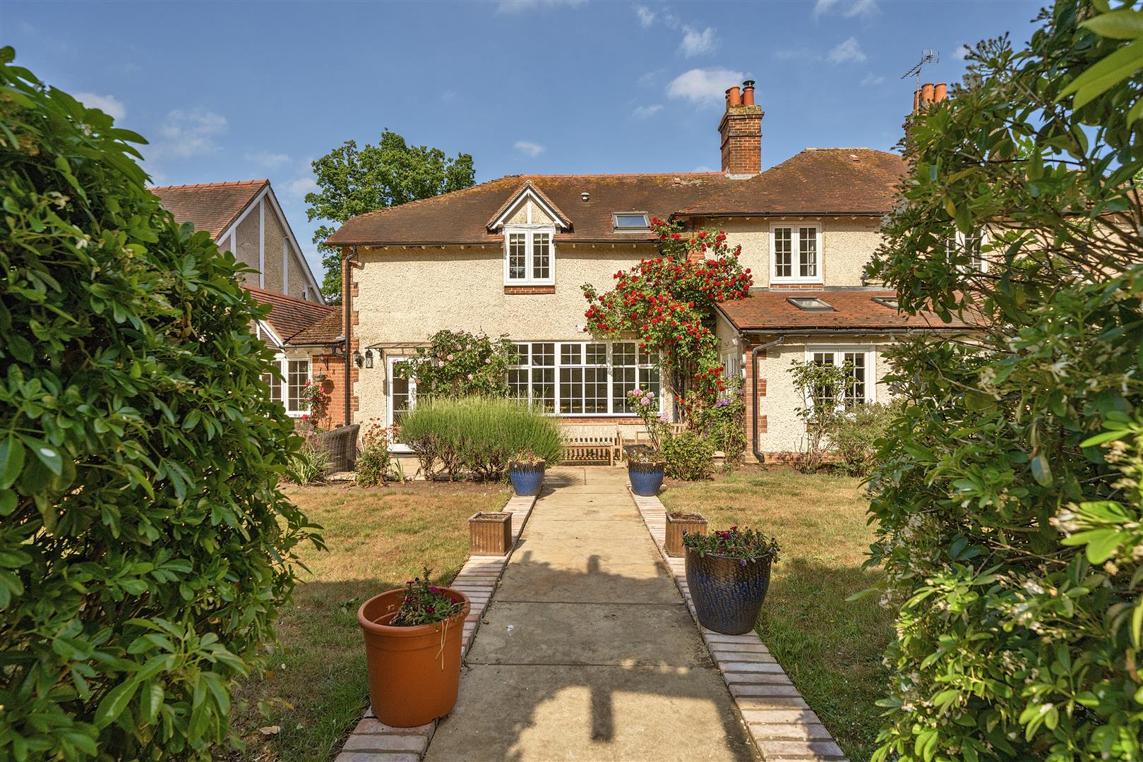 5 bedroom semi-detached house for sale 0