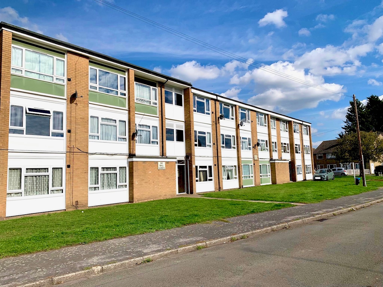 2 bed flat for sale