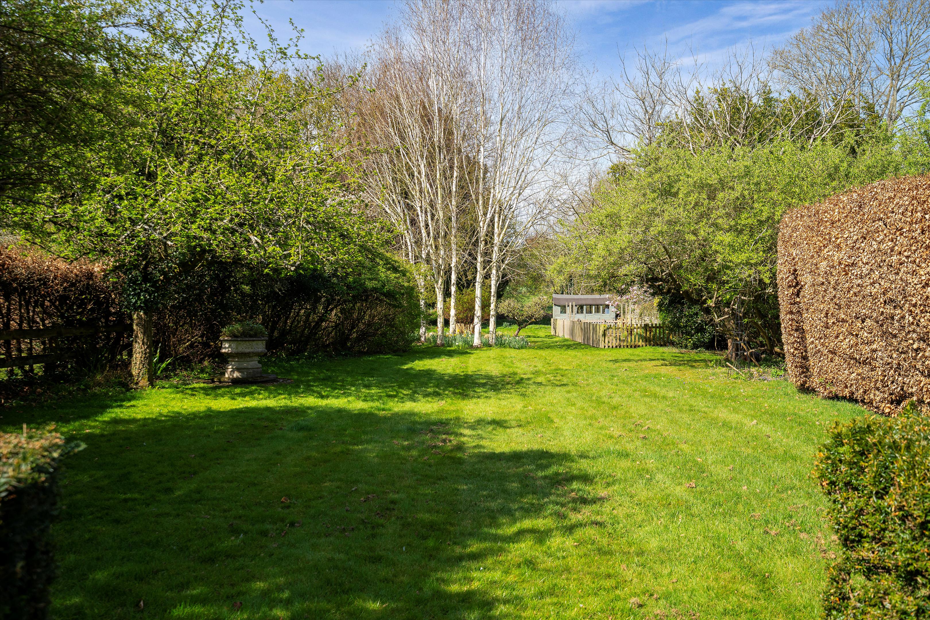 6 bedroom detached house for sale 0